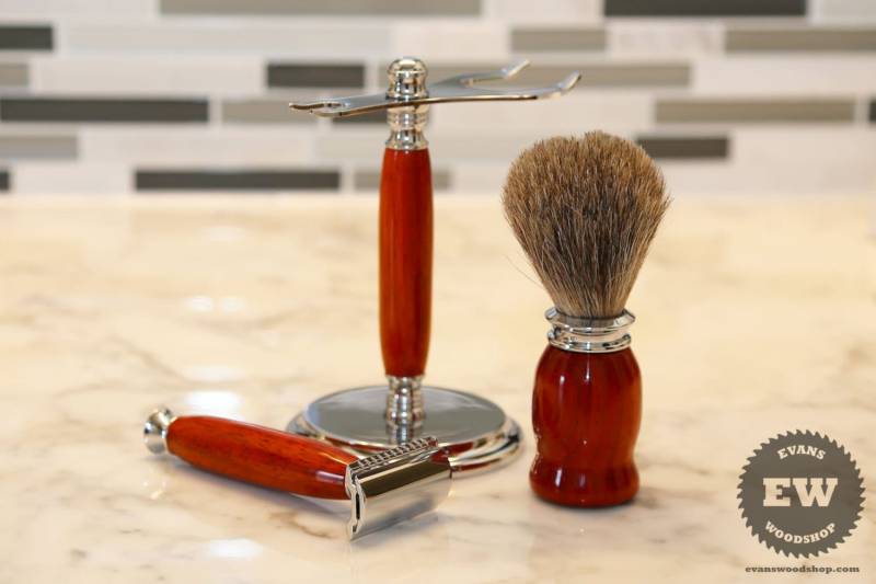 Handgemachte Rasur Kit - Padouk Holz Handgefertigt Rasierset Mit Rasieren Stand, Pinsel & Razor Geschenk Zum Vatertag, Trauzeugen von Etsy - EvansWoodshopCo