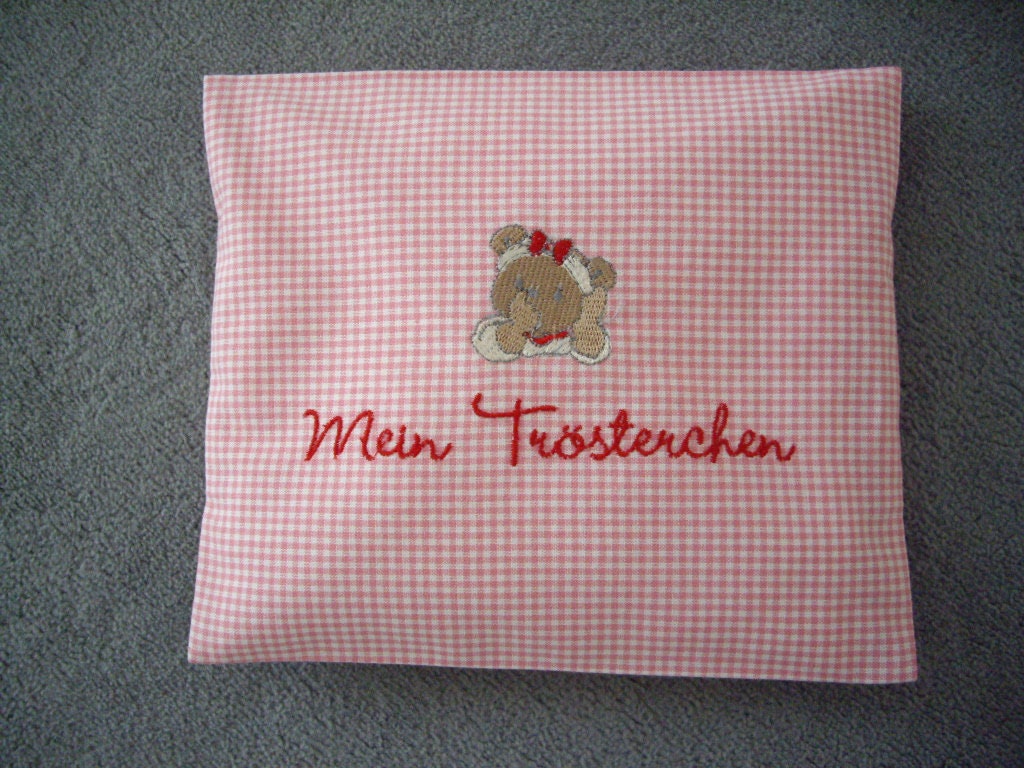 Wärmekissen-Dinkelkissen in Rosa Vichy Bestickt Mit "Mein Trösterchen" Und Einem Gesicht Eines Teddymädchen, Das Den Daumen Lutscht Wärmekissen-Dinkelkissen in Rosa Vichy Bestickt Mit "Mein Trösterchen" Und Einem Gesicht Eines Teddymädchen, Das Den Daumen Lutscht von Etsy - ExclusiveStickereien