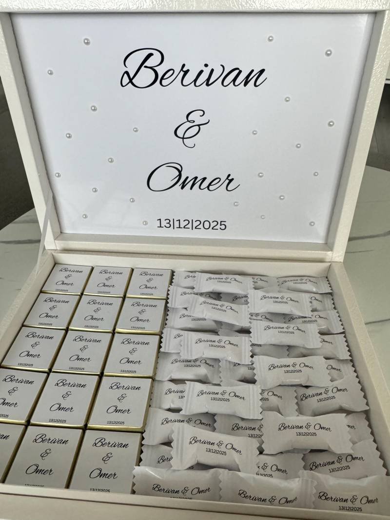 Luxuriöse Mixbox 50 Personalisierte Mini-Schokoladen & Bonbons Exklusive Geschenkbox Mit Namen Und Datum Premium Gastgeschenk Hochzeit Luxuriöse Mixbox 50 Personalisierte Mini-Schokoladen & Bonbons Exklusive Geschenkbox Mit Namen Und Datum Premium Gastgeschenk Hochzeit von Etsy - EymaKunst