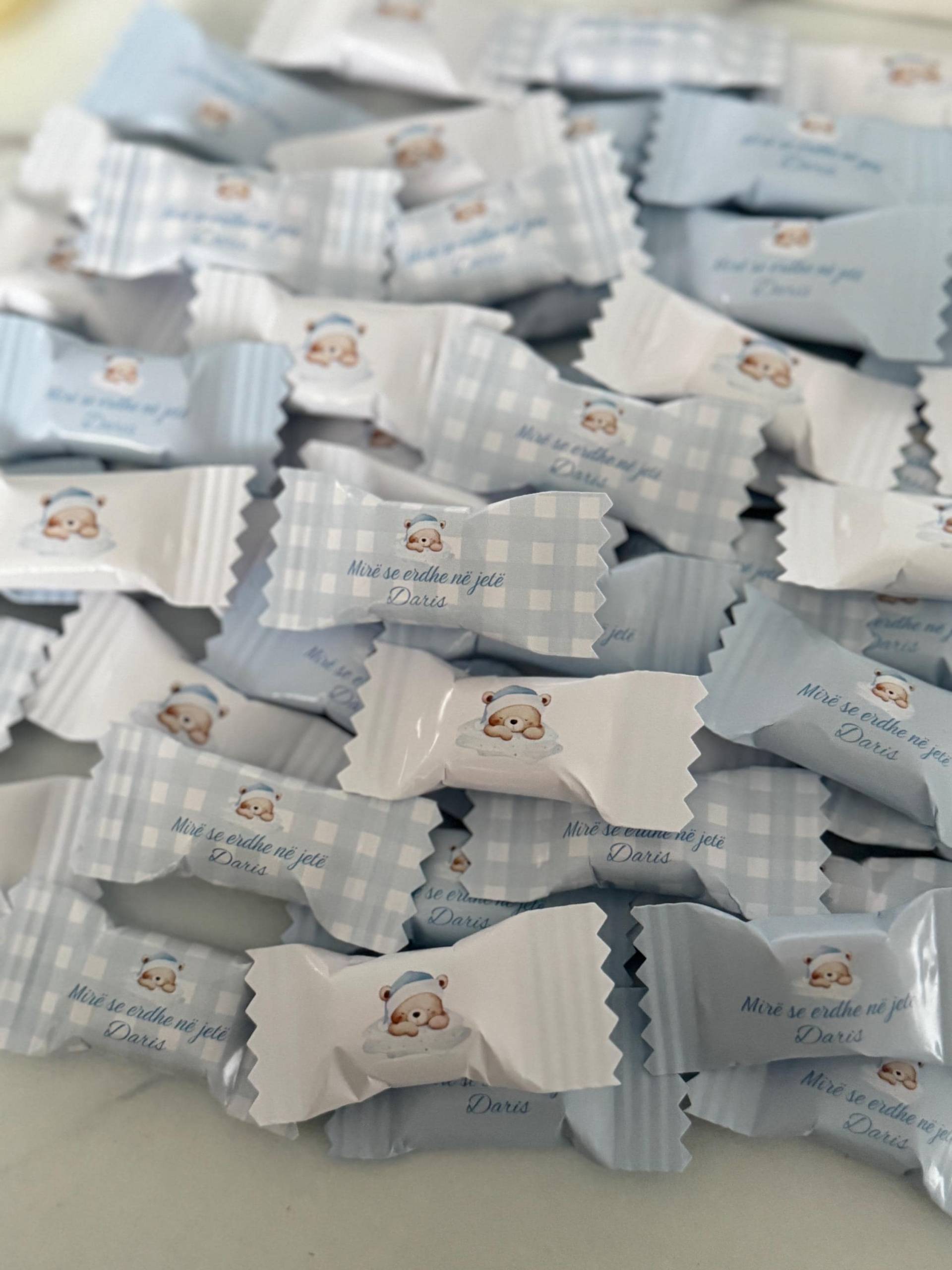 Personalisierte Baby Bonbons | Geschenk Zur Geburt Junge Willkommen Süßigkeiten Name Individuell Bärchen Design Personalisierte Baby Bonbons | Geschenk Zur Geburt Junge Willkommen Süßigkeiten Name Individuell Bärchen Design von Etsy - EymaKunst