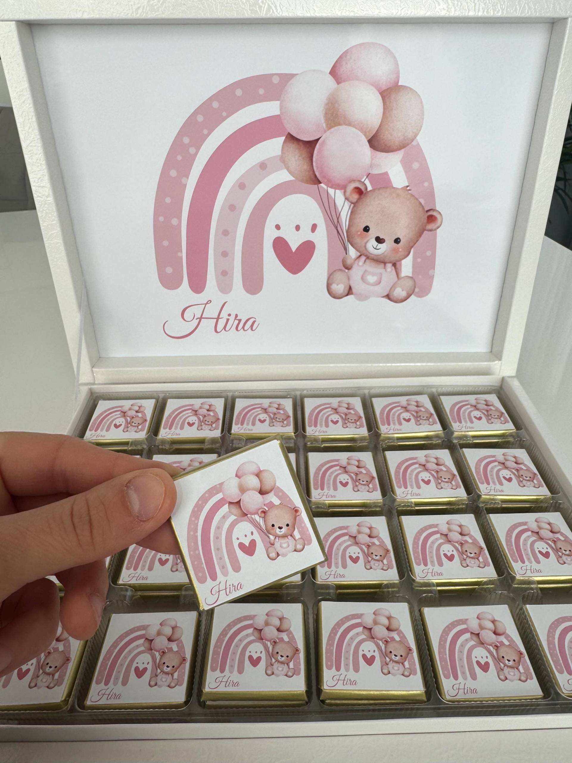 Personalisierte Baby-Girl Schokobox - Mädchen Geburt Geschenk Willkommen Baby 50 Schokoladen Rosa Design Personalisierte Baby-Girl Schokobox - Mädchen Geburt Geschenk Willkommen Baby 50 Schokoladen Rosa Design von Etsy - EymaKunst