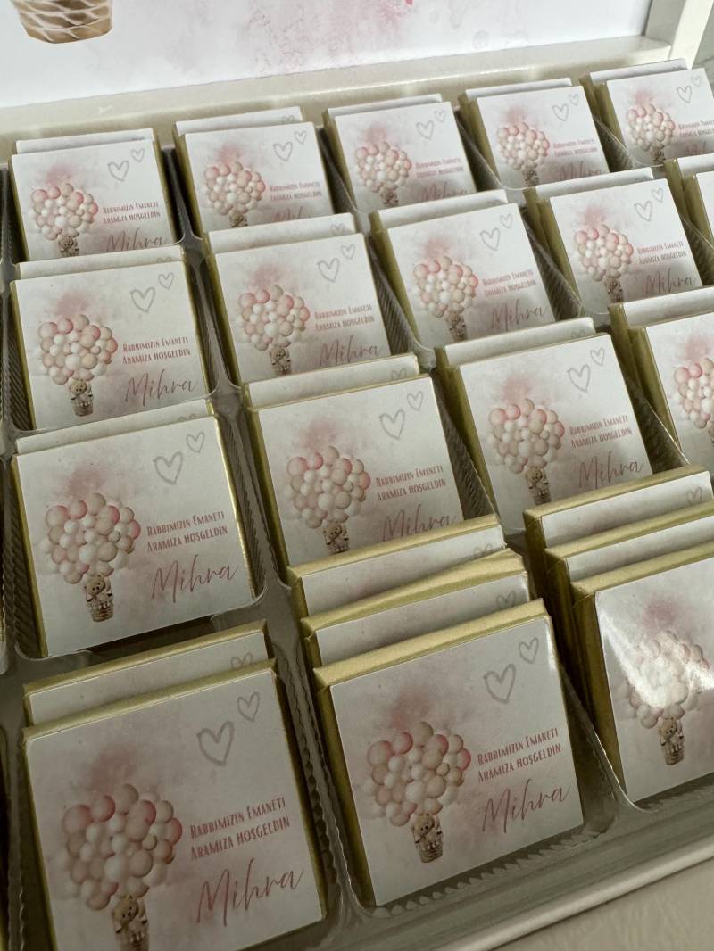 Personalisierte Baby-Girl Schokobox - Mädchen Geburt Geschenk Willkommen Baby 50 Schokoladen Rosa Design Personalisierte Baby-Girl Schokobox - Mädchen Geburt Geschenk Willkommen Baby 50 Schokoladen Rosa Design von Etsy - EymaKunst