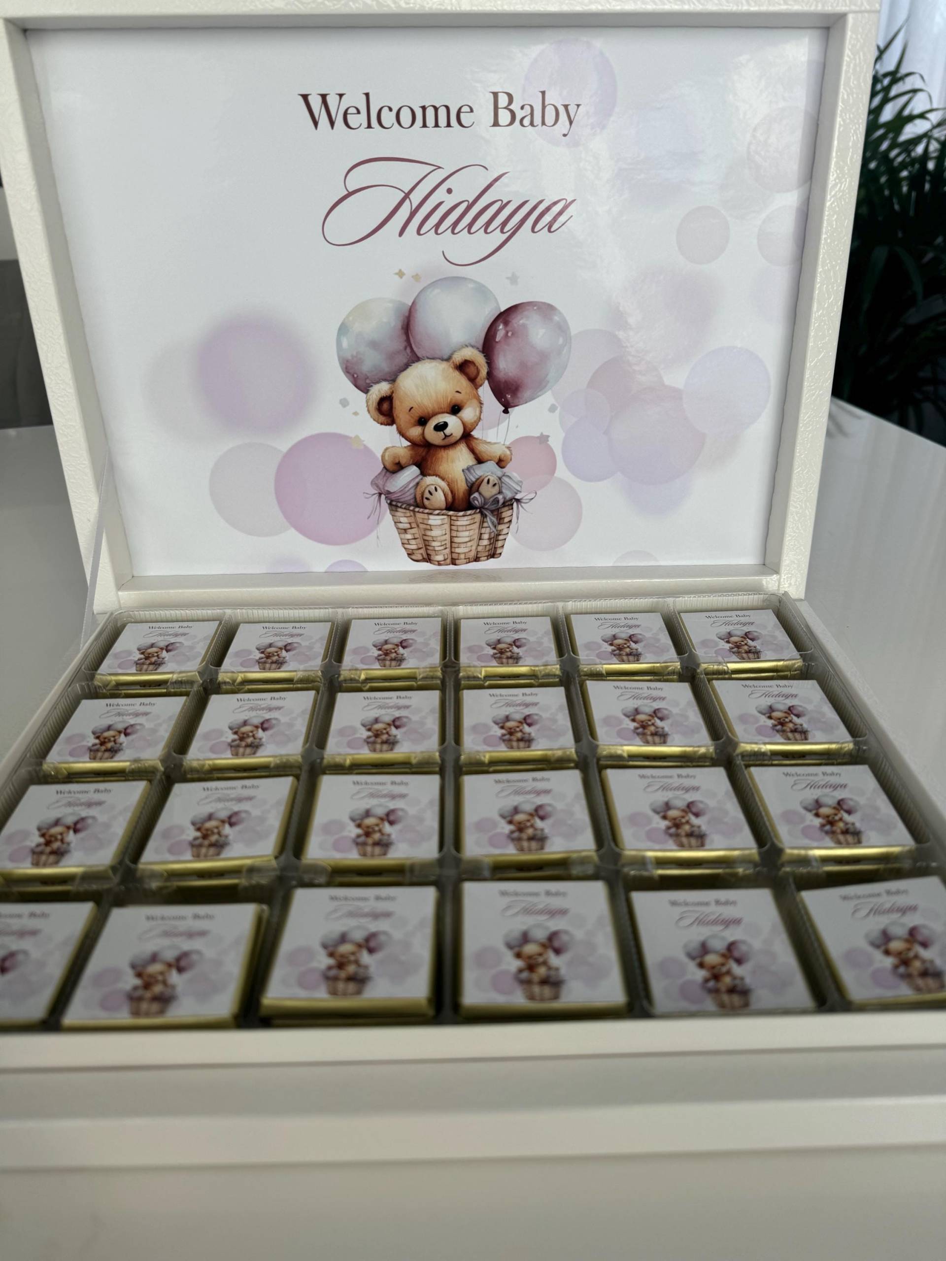 Personalisierte Baby-Girl Schokobox - Mädchen Geburt Geschenk Willkommen Baby 50 Schokoladen Rosa Design Personalisierte Baby-Girl Schokobox - Mädchen Geburt Geschenk Willkommen Baby 50 Schokoladen Rosa Design von Etsy - EymaKunst