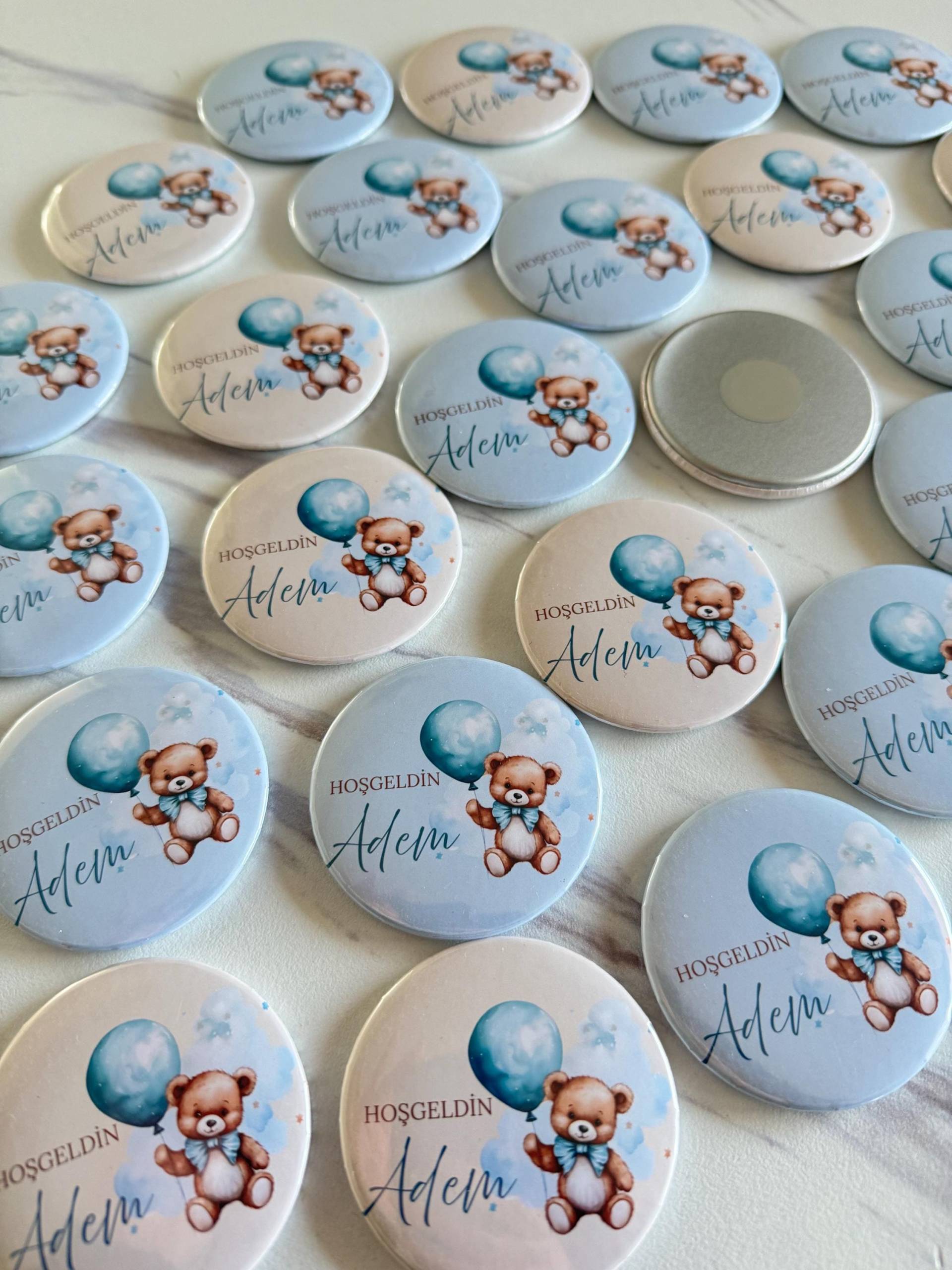 Personalisierte Buttonmagnete 59 Mm Junge - Hoşgeldin Bebek Magnet Mit Name Mevlüt Gastgeschenk Baby Shower Geburt Taufe von Etsy - EymaKunst