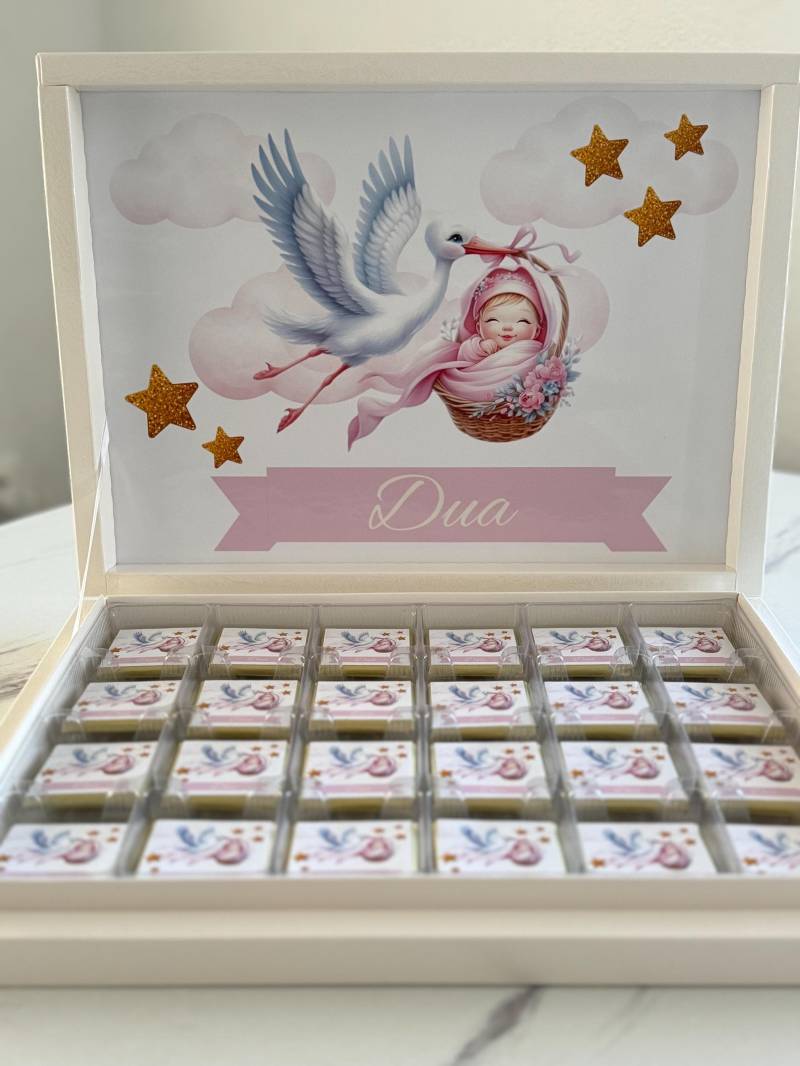 Personalisierte Schokolade Zur Geburt | Baby Mädchen Geschenk Storch Design Name & Datum Süße Gastgeschenke Babyshower Schokobox Personalisierte Schokolade Zur Geburt | Baby Mädchen Geschenk Storch Design Name & Datum Süße Gastgeschenke Babyshower Schokobox von Etsy - EymaKunst