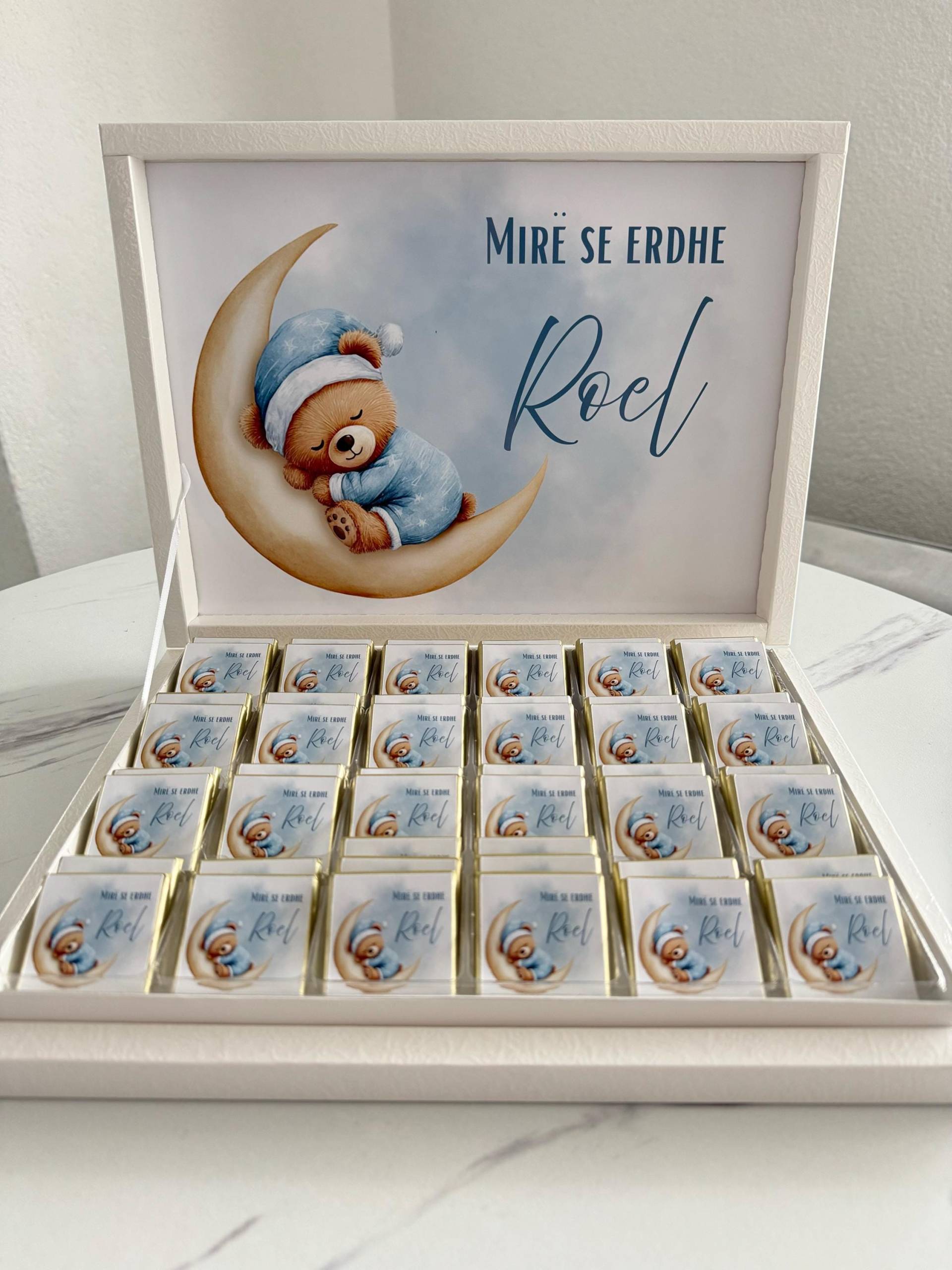 Personalisierte Schokoladenbox Zur Geburt Baby Geschenk Mit Name Taufgeschenk Junge Geschenkideen Mädchen von Etsy - EymaKunst