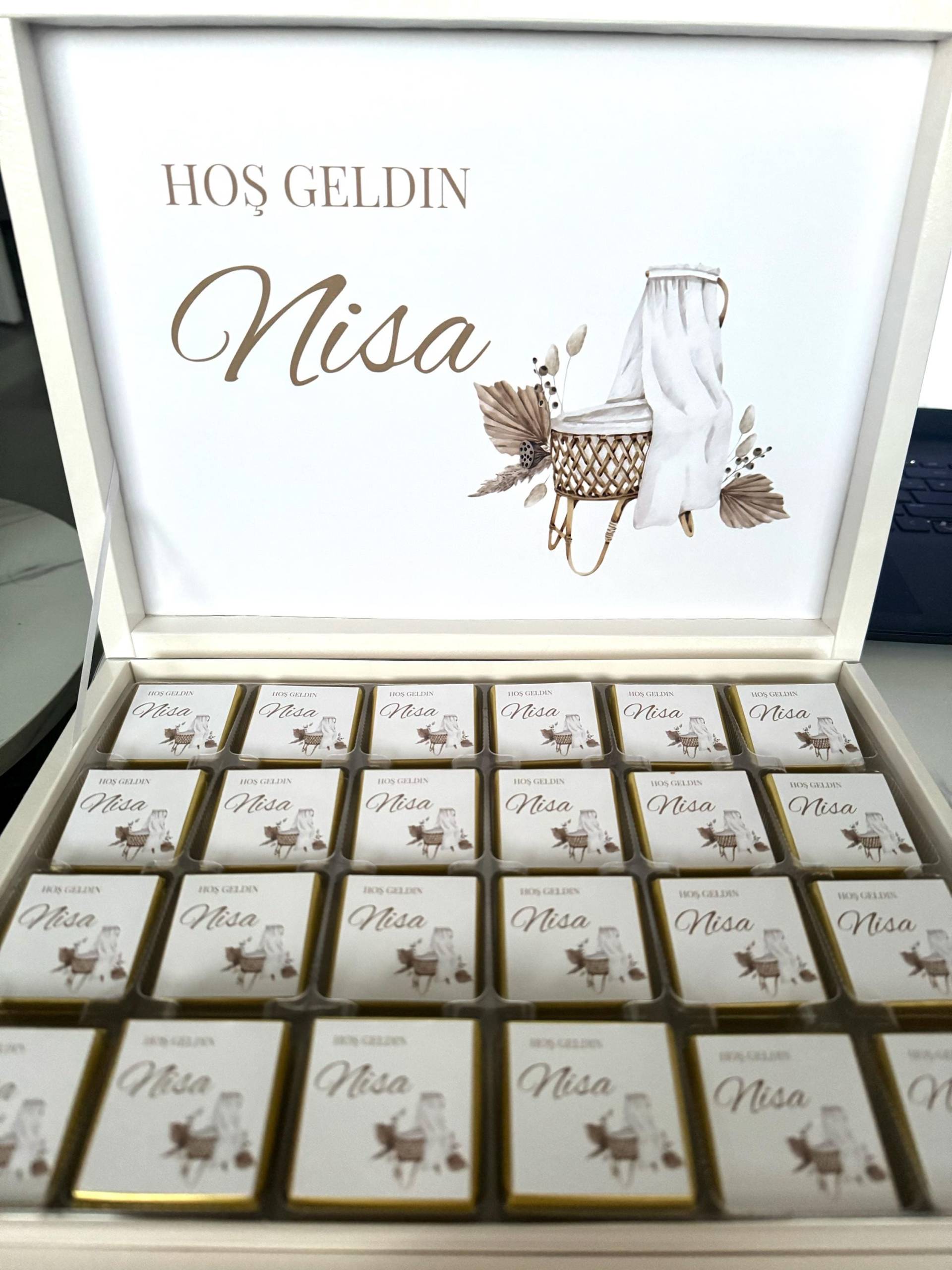 Personalisierte Schokoladenbox Zur Geburt - Baby Geschenk Mit Name Taufgeschenk Mädchen von Etsy - EymaKunst