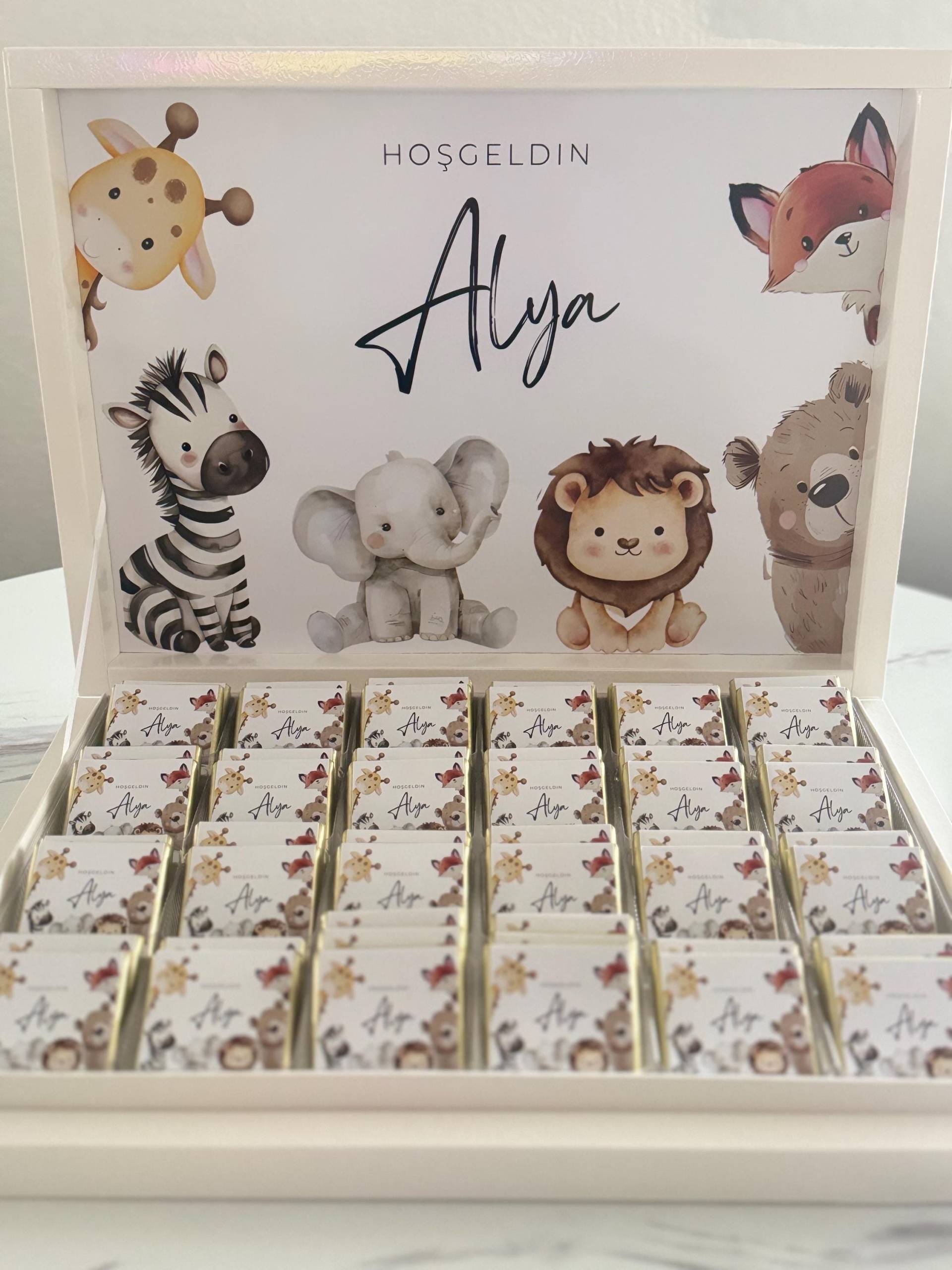 Personalisierte Schokoladenbox Zur Geburt | Baby Geschenk Mit Namen Hoşgeldin Bebek Taufgeschenk Tiermotiv von Etsy - EymaKunst