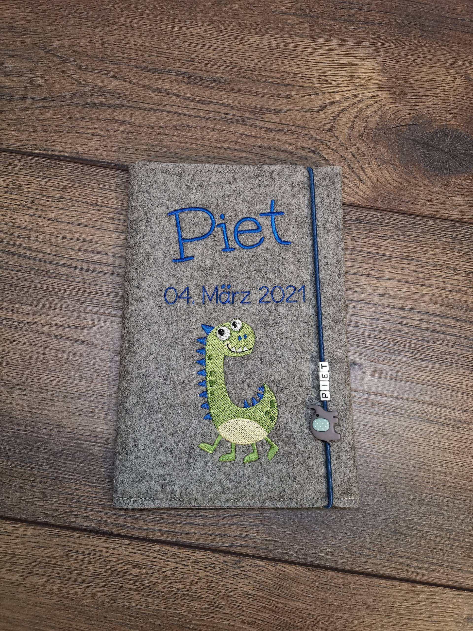 Uhefthülle Aus Filz, U-Heft Hülle Mit Namen, Impfpass Fach, Personalisiert von Etsy - FOOTPRINTGeschenke