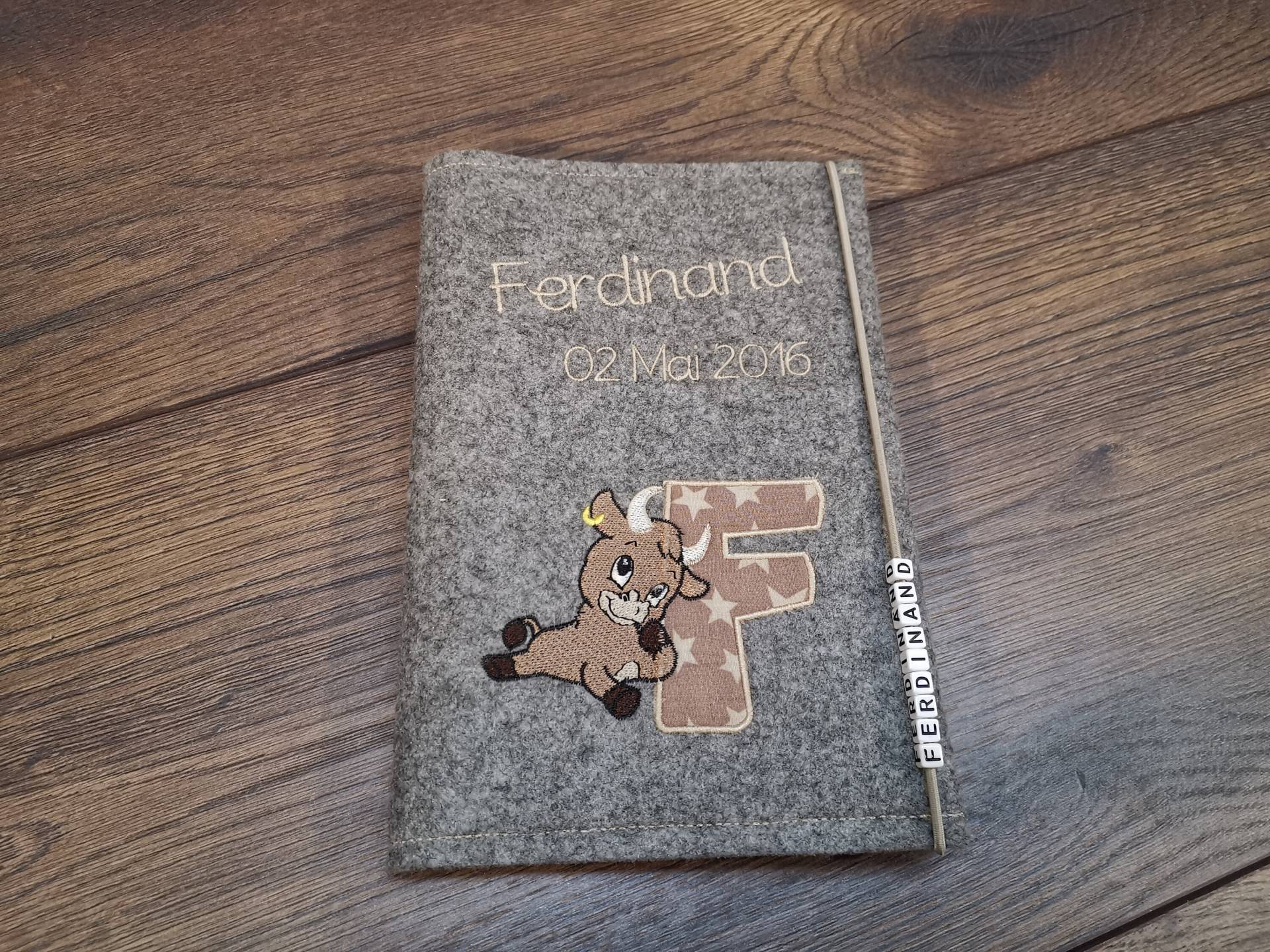Uhefthülle Aus Filz, Uheft Und Impfpass Hülle, Uhefthülle Filz Fuchs, Löwe, Junge Mädchen, Mit Namen von Etsy - FOOTPRINTGeschenke