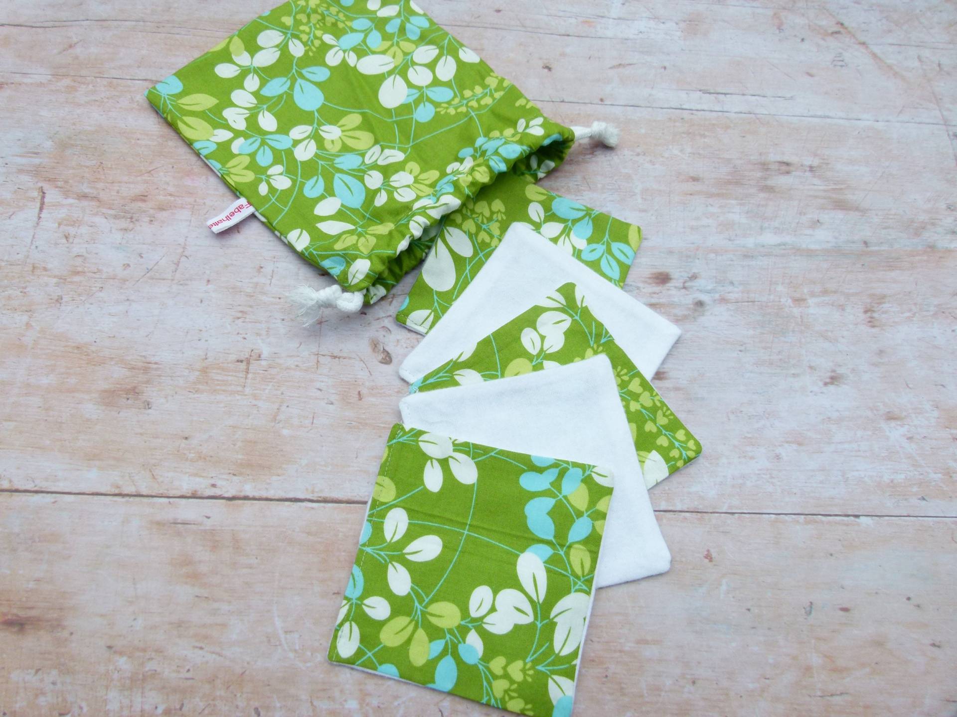 Wiederverwendbare Kosmetikpads, Reinigungspads, Cotton Rounds/5-Er Set Mit Säckchen Blätter Auf Grün von Etsy - Fabelhaftewerkstatt