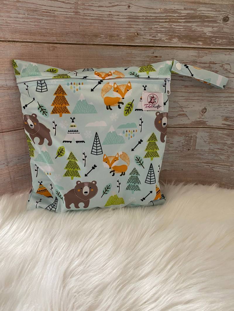 Wetbag M -Mountain Bear - Nasstasche Für Stoffwindeln Kita Schwimmbad Nasse Wechselkleidung von Etsy - Fabelkraft