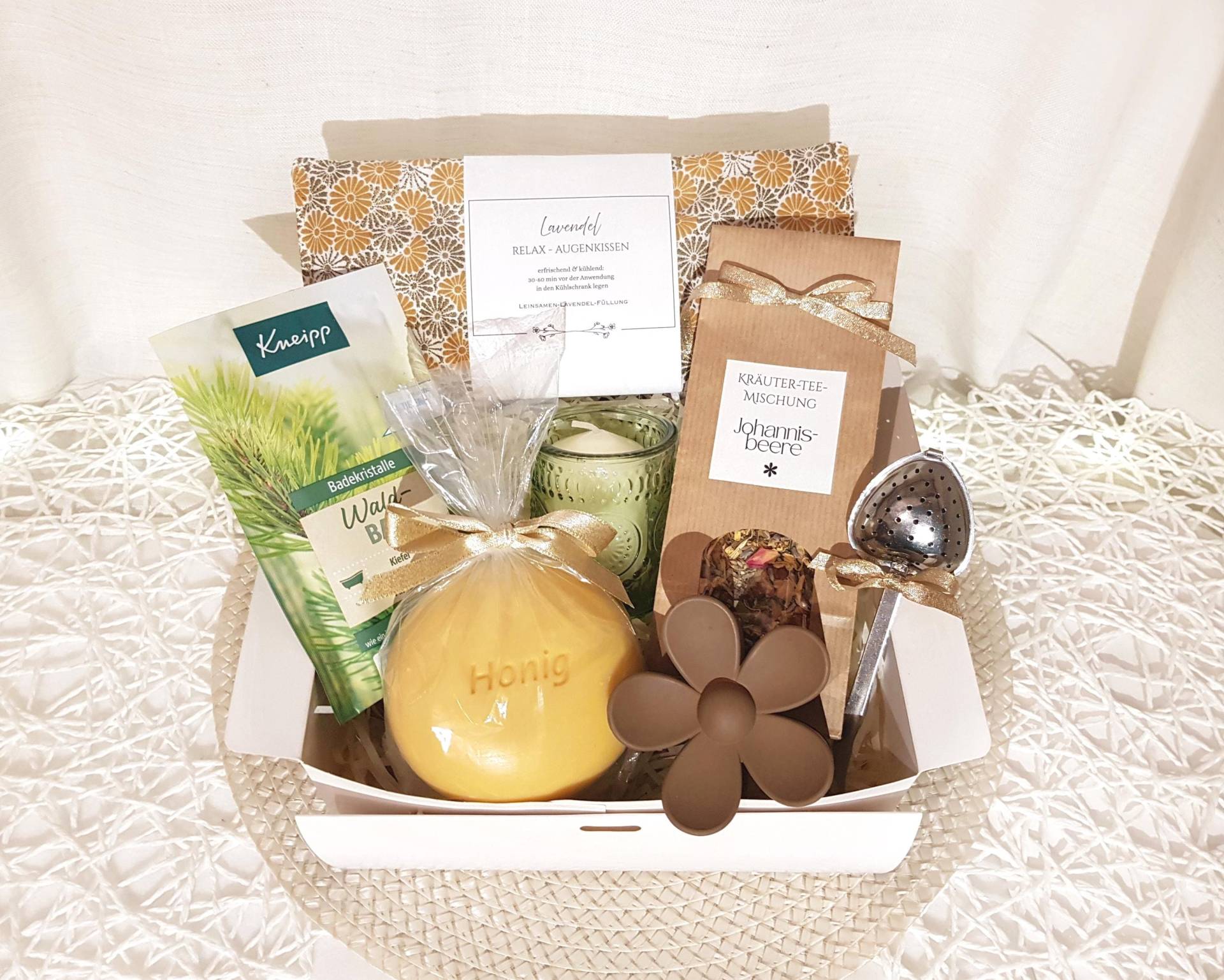 Entspannung Set Geschenk Paket Badekristalle Aromatherapie Augenkissen Geschenkset Tee Seife Geschenkbox Personalisierbar Entspannung Set Geschenk Paket Badekristalle Aromatherapie Augenkissen Geschenkset Tee Seife Geschenkbox Personalisierbar von Etsy - FablesAesthetics