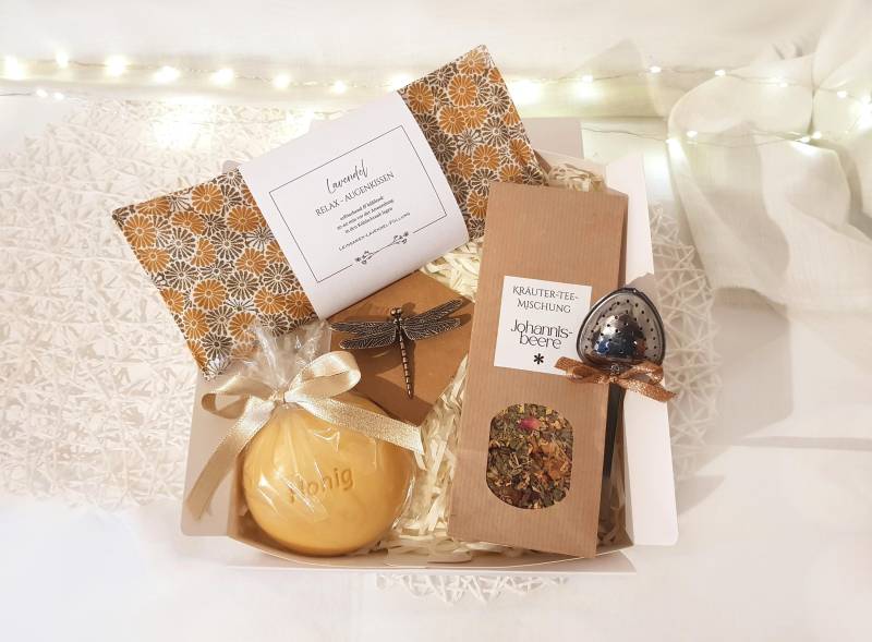 Geschenkbox Wellness Geburtstagsgeschenk Paket Entspannung Geschenk Set Personalisierbar Augenkissen Seife Tee Geschenkkorb Hygge Dekoration Geschenkbox Wellness Geburtstagsgeschenk Paket Entspannung Geschenk Set Personalisierbar Augenkissen Seife Tee Geschenkkorb Hygge Dekoration von Etsy - FablesAesthetics