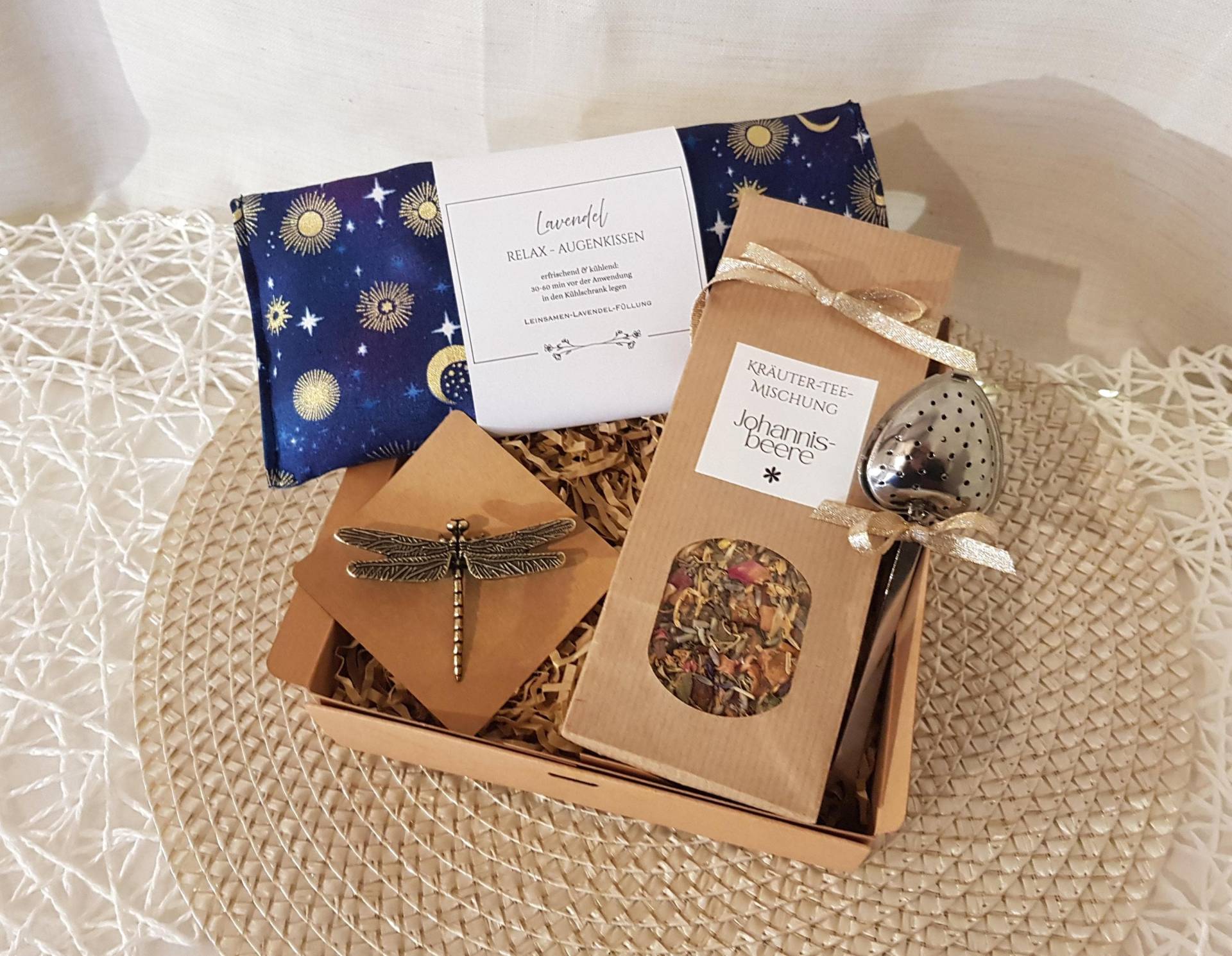 Geschenkset Self Care Paket Aromatherpaie Augenkissen Sonne Mond Und Sterne Lavendel Tee Box Mitbringsel Geschenk Zu Weihnachten von Etsy - FablesAesthetics