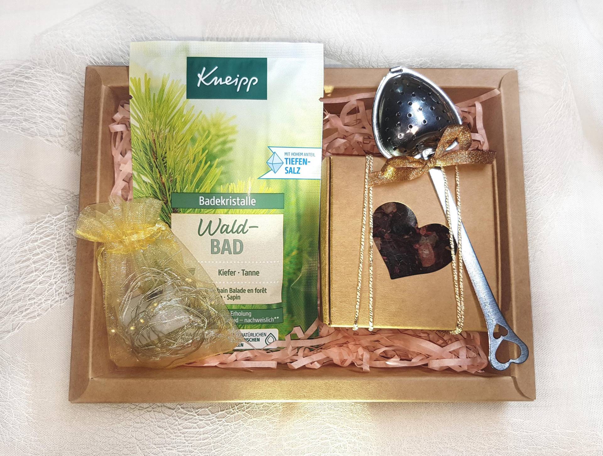Mitbringsel Wellness Set "Kleine Auszeit" Spa Geschenk Entspannung Geschenkset Kleine Geschenkidee Relax Paket Personalisierbarer Gruß von Etsy - FablesAesthetics