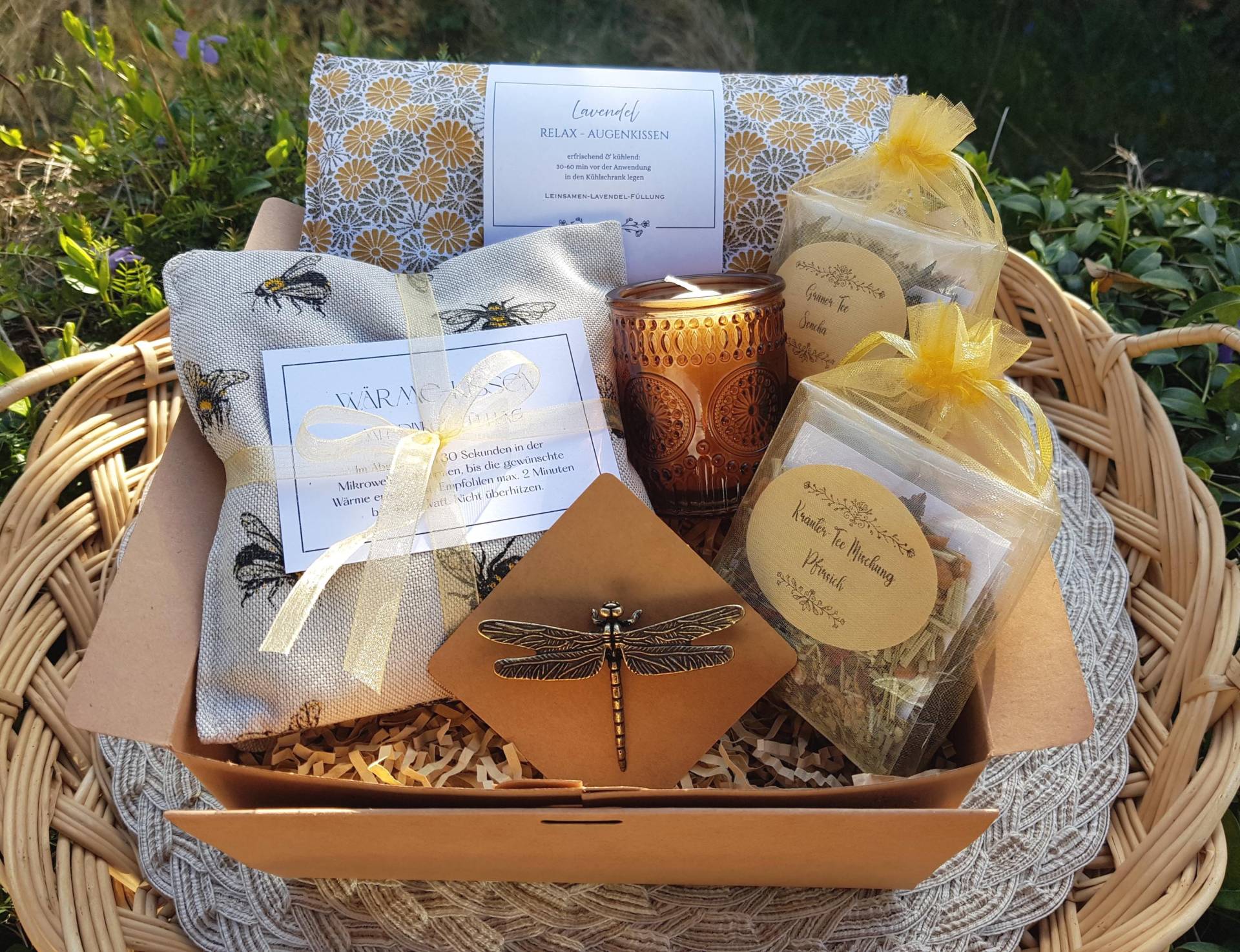 Relax Geschenk Set Augenkissen Wärmekissen Tee Paket Personalisierbare Geschenkbox Relax Geschenk Set Augenkissen Wärmekissen Tee Paket Personalisierbare Geschenkbox von Etsy - FablesAesthetics