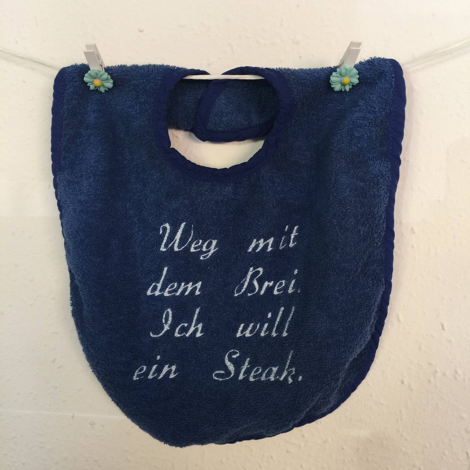 Lätzchen "Weg Mit Dem Brei" von Etsy - Fadentour