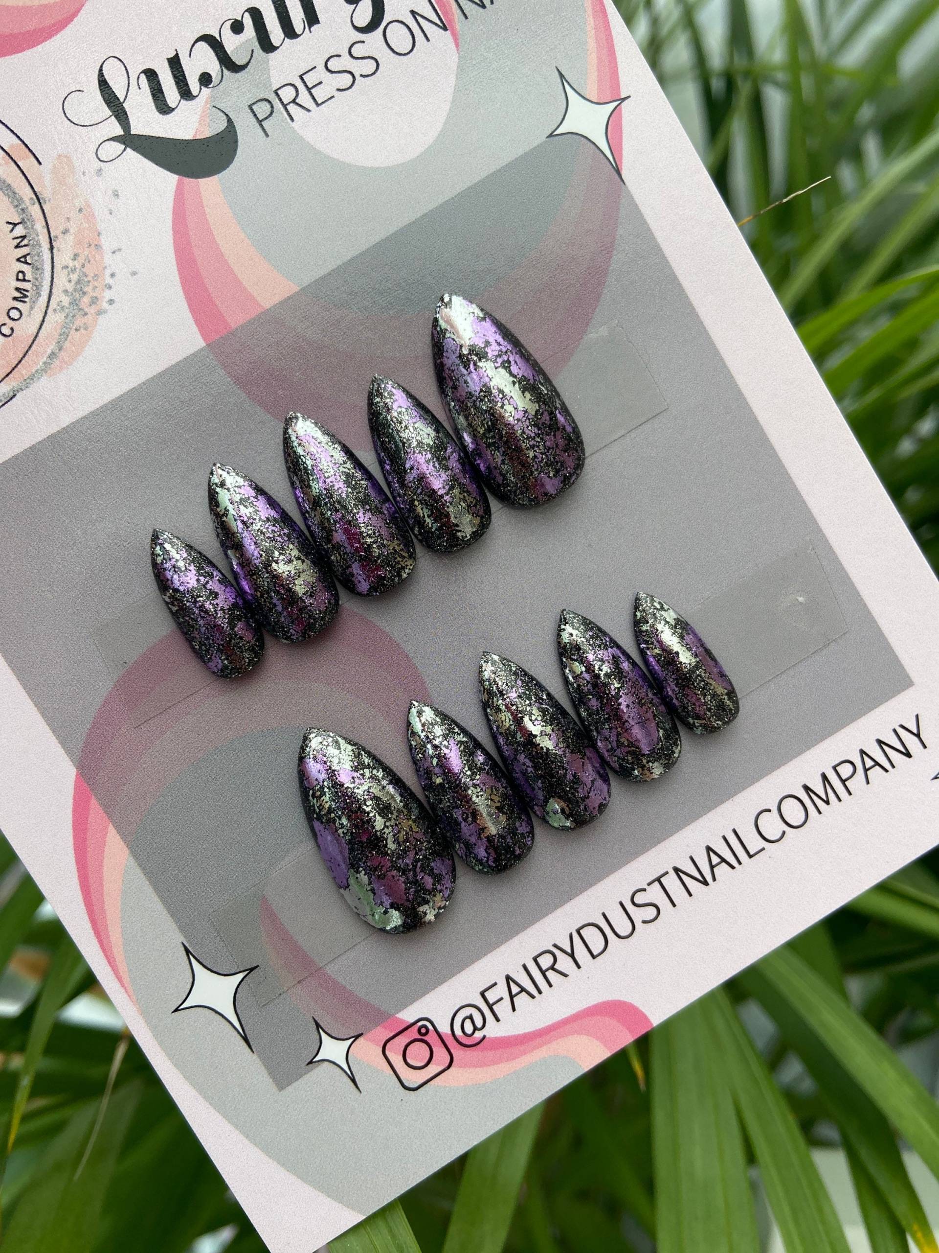 Glitter Schwarz Lila Und Silber Drücken Sie Auf Die Nägel | Gothic Halloween Kleben Falsche Künstliche Aufbügeln Glitter Schwarz Lila Und Silber Drücken Sie Auf Die Nägel | Gothic Halloween Kleben Falsche Künstliche Aufbügeln von Etsy - Fairydustnailcompany