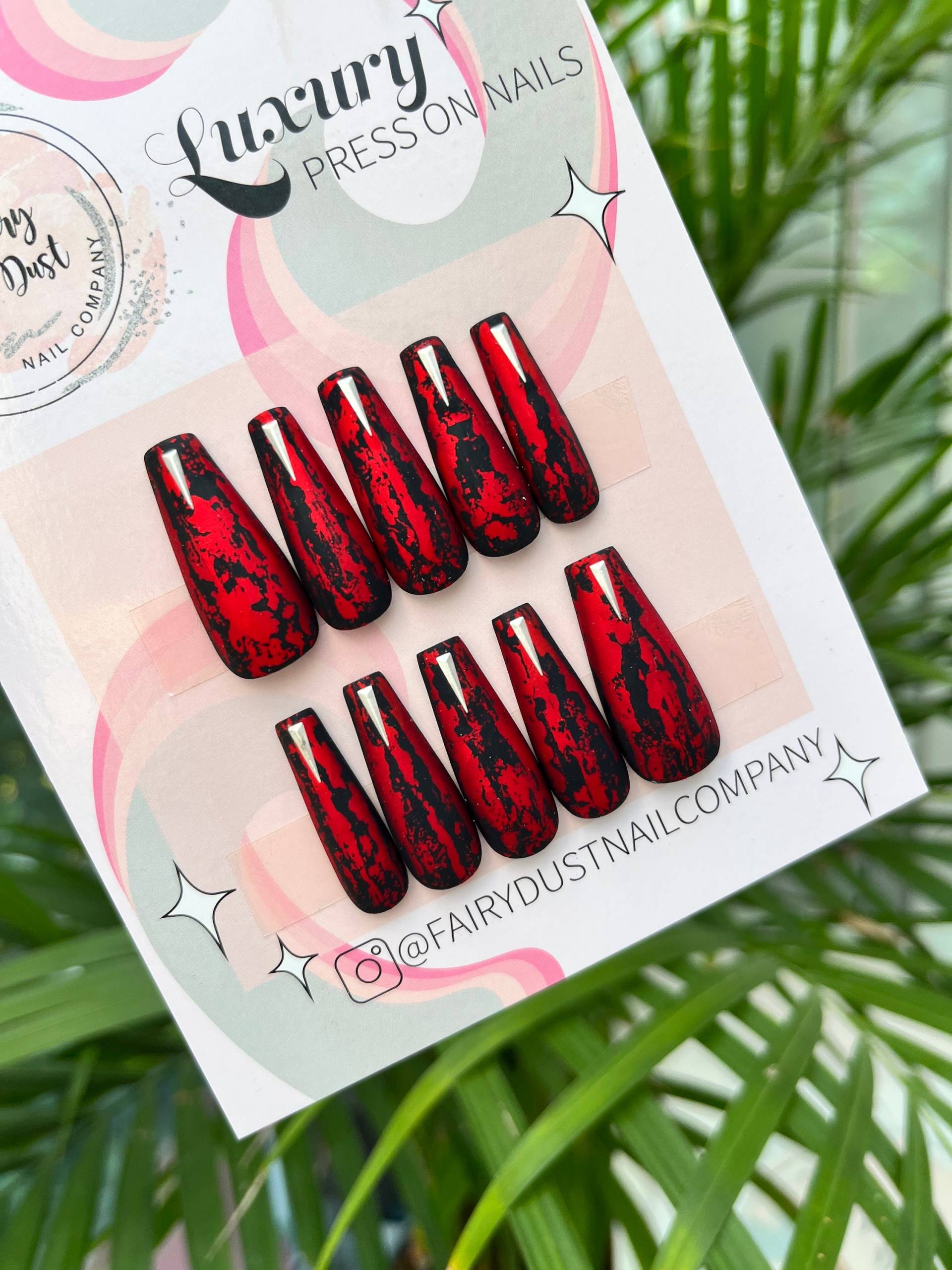 Matte Schwarz Und Rot Drücken Sie Auf Die Nägel | Künstliche Nägel Kleben Falsche Halloween Matte Schwarz Und Rot Drücken Sie Auf Die Nägel | Künstliche Nägel Kleben Falsche Halloween von Etsy - Fairydustnailcompany