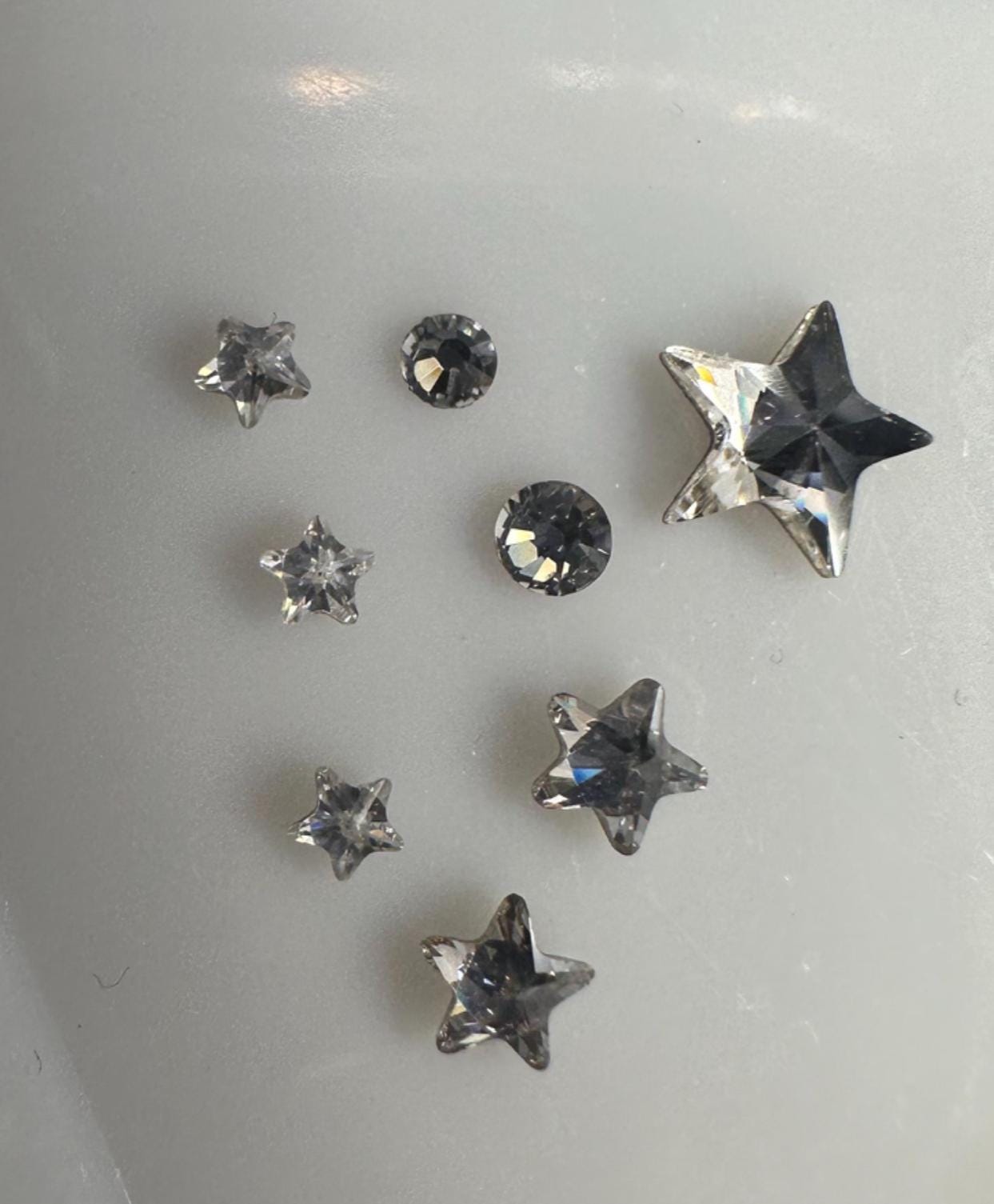 Kleinster Kristall Stern 1.8mm/Micro Star Tooth Gem von Etsy - FairysToothGems