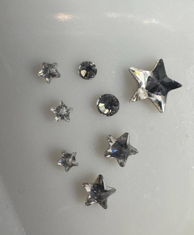 Kleinster Kristall Stern 1.8mm/Micro Star Tooth Gem von Etsy - FairysToothGems