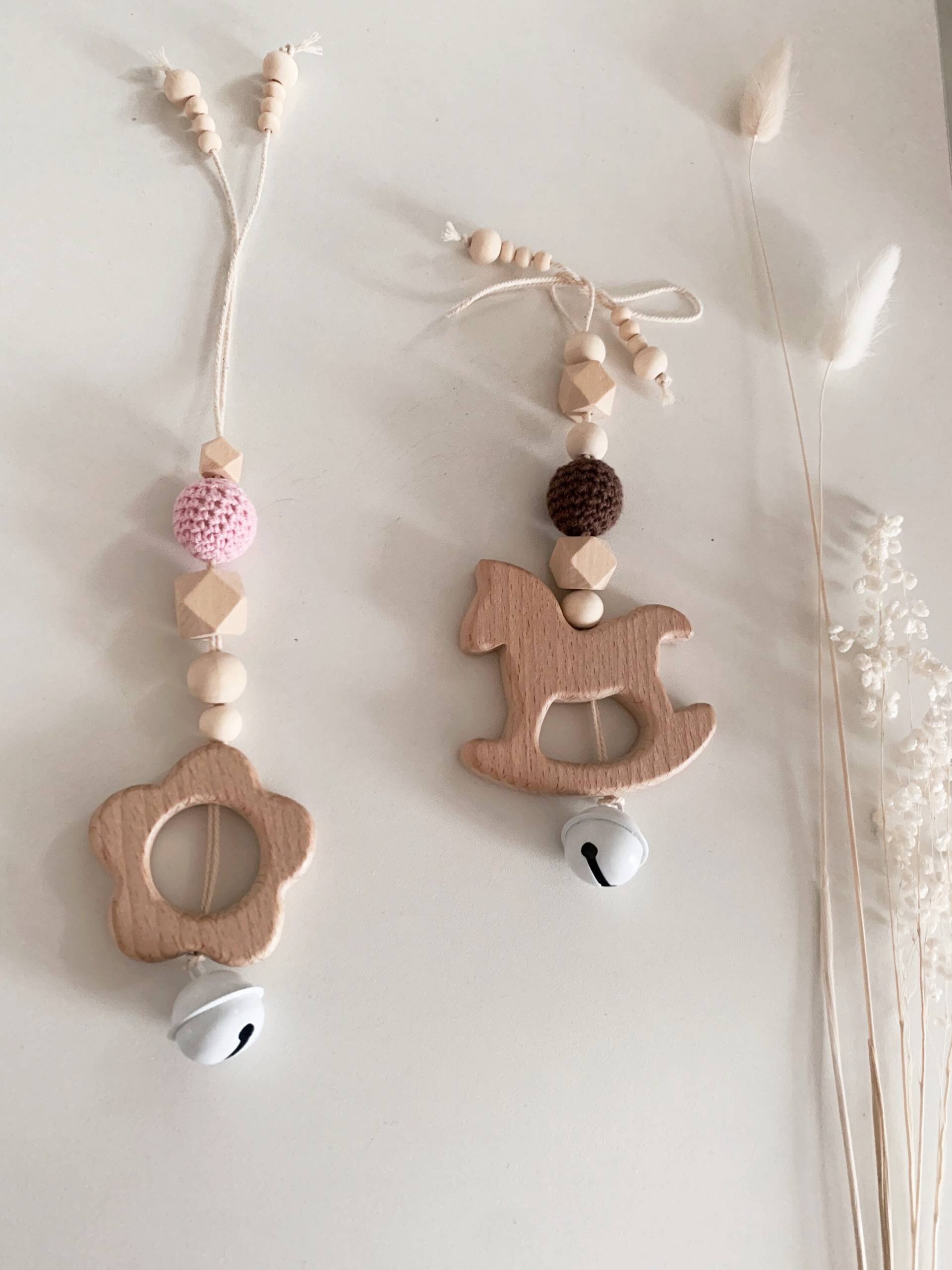 Maxi Cosi Anhänger Aus Holz Und Metall Bell, Babywanneanhänger, Geschenk Für Baby Maxi Cosi Anhänger Aus Holz Und Metall Bell, Babywanneanhänger, Geschenk Für Baby von Etsy - FancylittlethingsDE