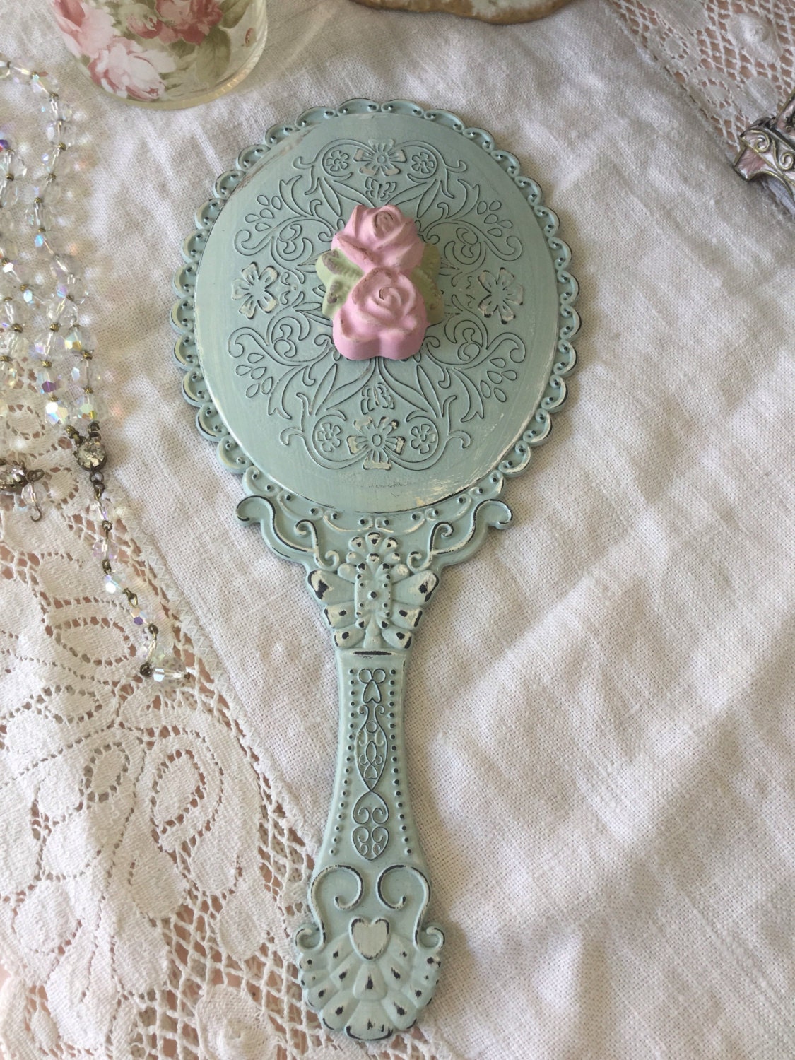 Shabby Handspiegel, Schminktisch Spiegel, Pink Rose, Chippy Distressed, Vintage Insired Cottage Chic von Etsy - FannyPippin