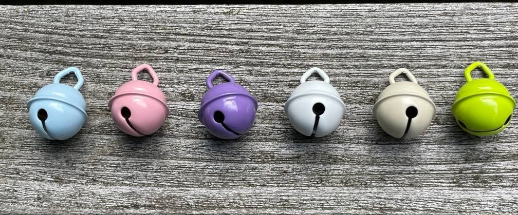 Glöckchen 15mm in Verschiedenen Farben Glöckchen 15mm in Verschiedenen Farben von Etsy - FarbenspielSchmuckJG