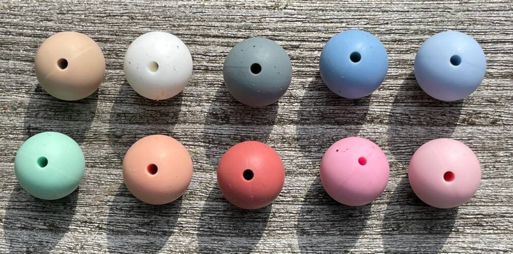 Silikonperlen 15mm in Verschiedenen Farben Silikonperlen 15mm in Verschiedenen Farben von Etsy - FarbenspielSchmuckJG