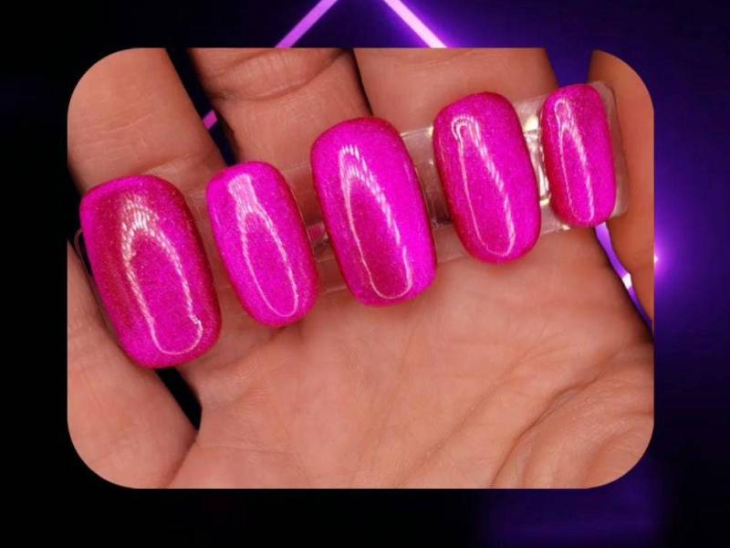 Mega Cateye Effekt Press-On-Nails - Hot Pink Nägel Zum Aufkleben Handbemalt Custom Size von Etsy - FarinaFeeDesign