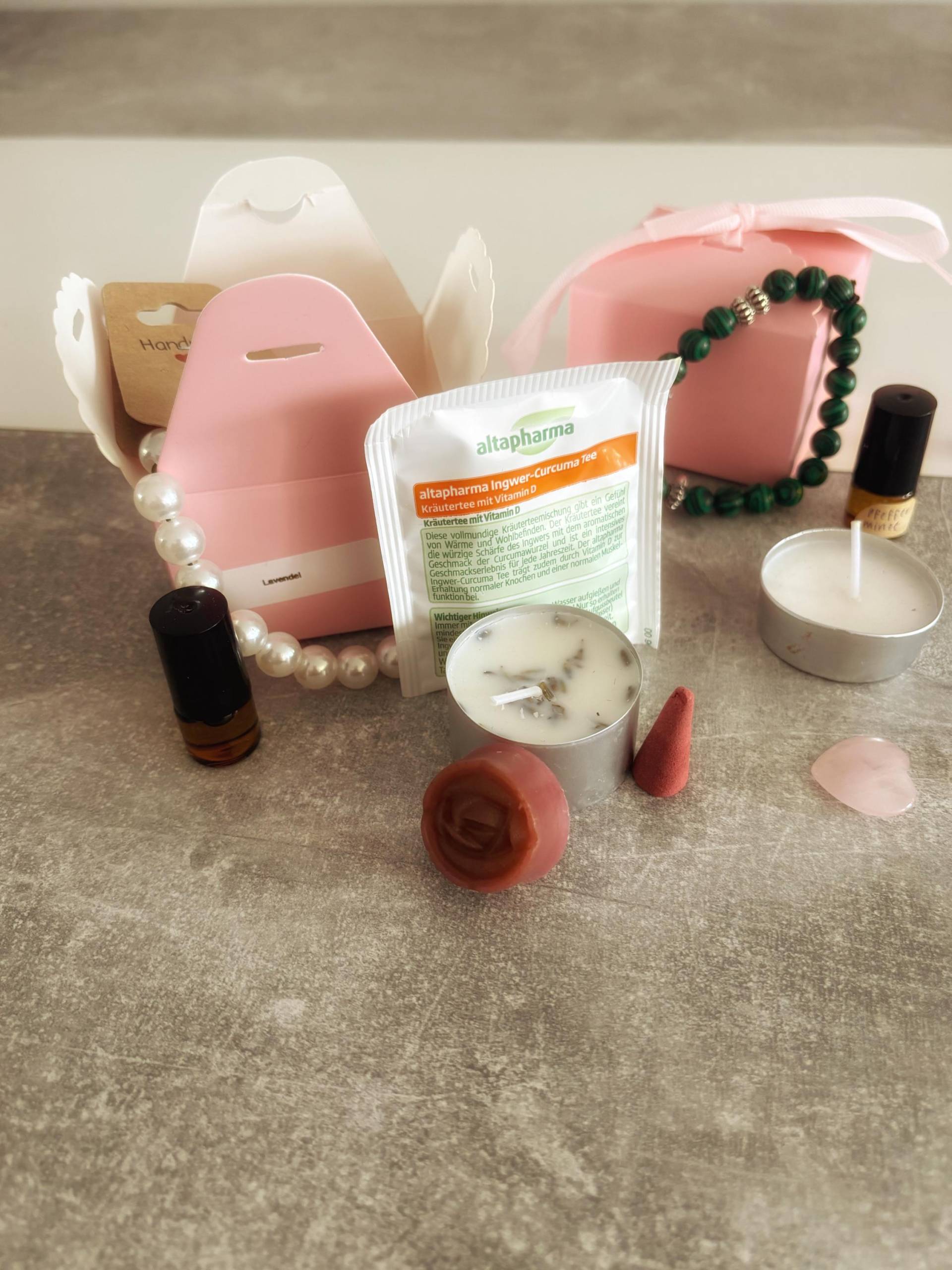 Selfcare Xs Box Handmade Wellness Geschenk Probierpaket Mit Roll-On, Seife, Tee & Extras | Maske/Augenpads Oder Armband Selfcare Xs Box Handmade Wellness Geschenk Probierpaket Mit Roll-On, Seife, Tee & Extras | Maske/Augenpads Oder Armband von Etsy - FastingsmindBalance