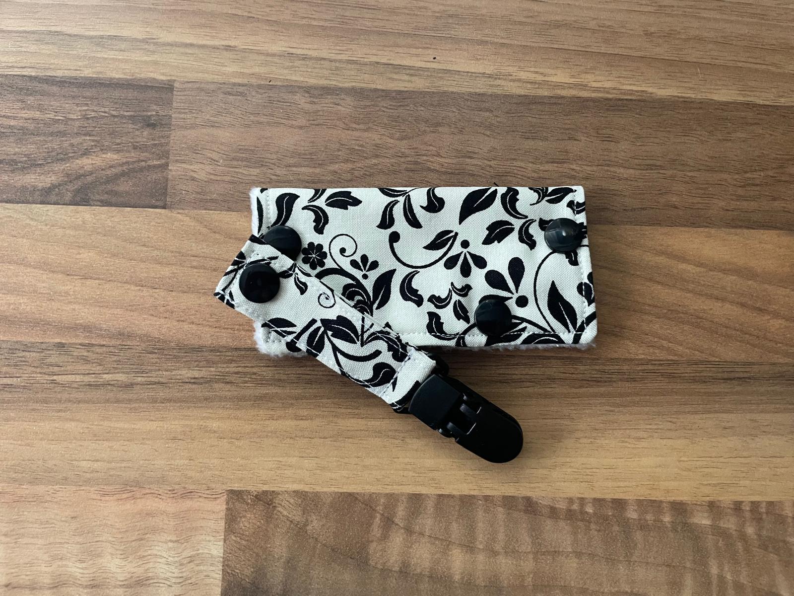 Port-Cover Set Enterale Ernährung Schwarze Ornamente Auf Weiß Port-Cover Set Enterale Ernährung Schwarze Ornamente Auf Weiß von Etsy - FeludaraDesign