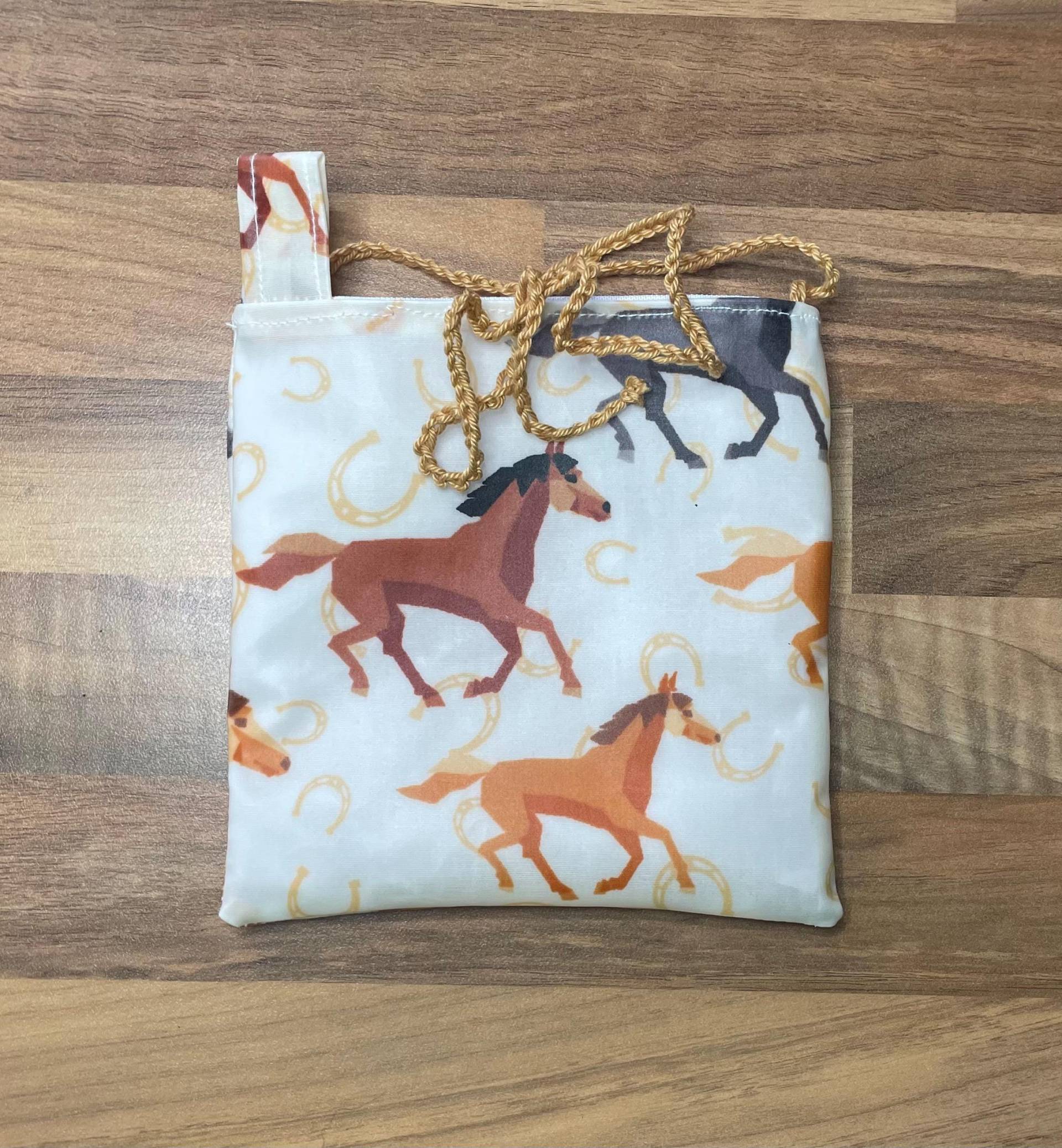 Wasserabweisend -Kleine Kathetertasche - Chemotherapie- Chemo-Tasche Port-Katheter Mit Oder Ohne Druckknöpfe Pferde Wasserabweisend -Kleine Kathetertasche - Chemotherapie- Chemo-Tasche Port-Katheter Mit Oder Ohne Druckknöpfe Pferde von Etsy - FeludaraDesign