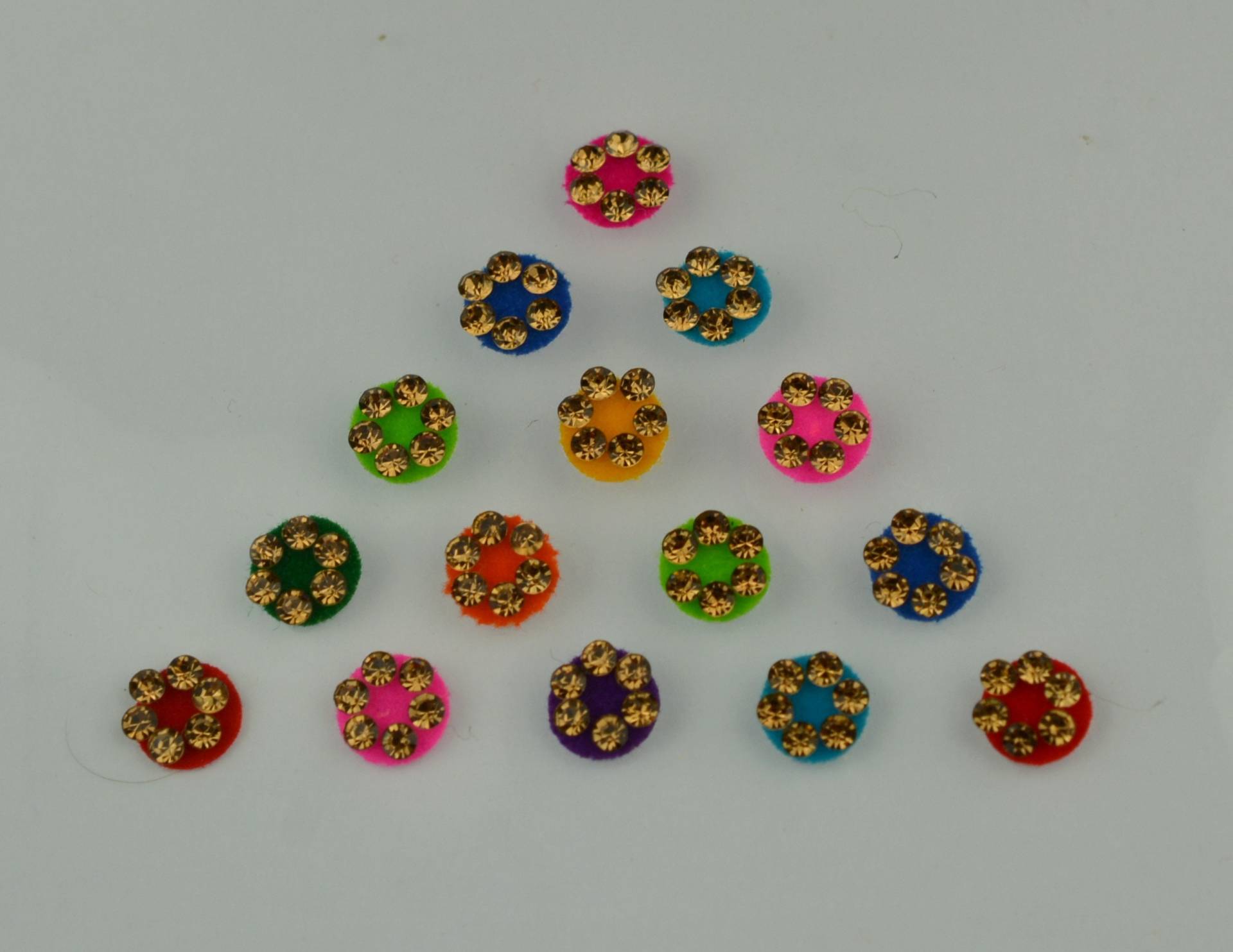 Multi Farbe Runde Goldene Bindis Stick Auf Schmuck, Braut Bindis, Gesichts Bollywood Selbstklebende Aufkleber, Weihnachtsgeschenk Multi Farbe Runde Goldene Bindis Stick Auf Schmuck, Braut Bindis, Gesichts Bollywood Selbstklebende Aufkleber, Weihnachtsgeschenk von Etsy - FeminaDeals