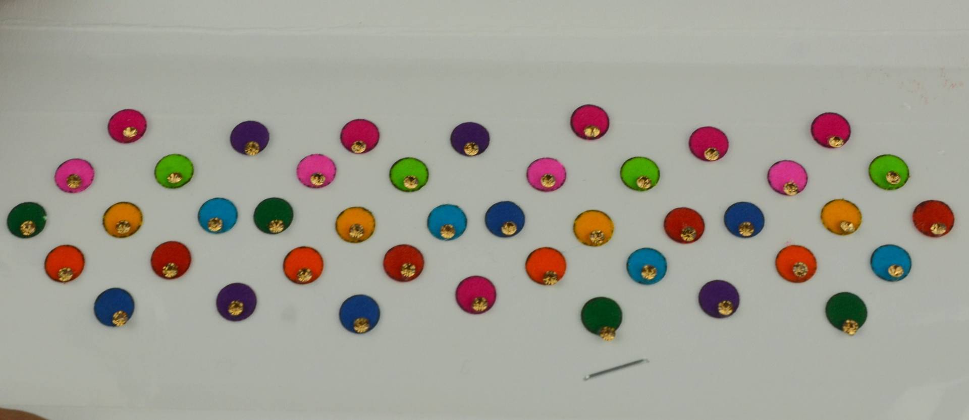 Runde Multi Farbe Golden Bindi, Hochzeit Bindis, Schimmernde Gesicht Bollywood Selbstklebende Aufkleber, Make-Up Geschenk Runde Multi Farbe Golden Bindi, Hochzeit Bindis, Schimmernde Gesicht Bollywood Selbstklebende Aufkleber, Make-Up Geschenk von Etsy - FeminaDeals
