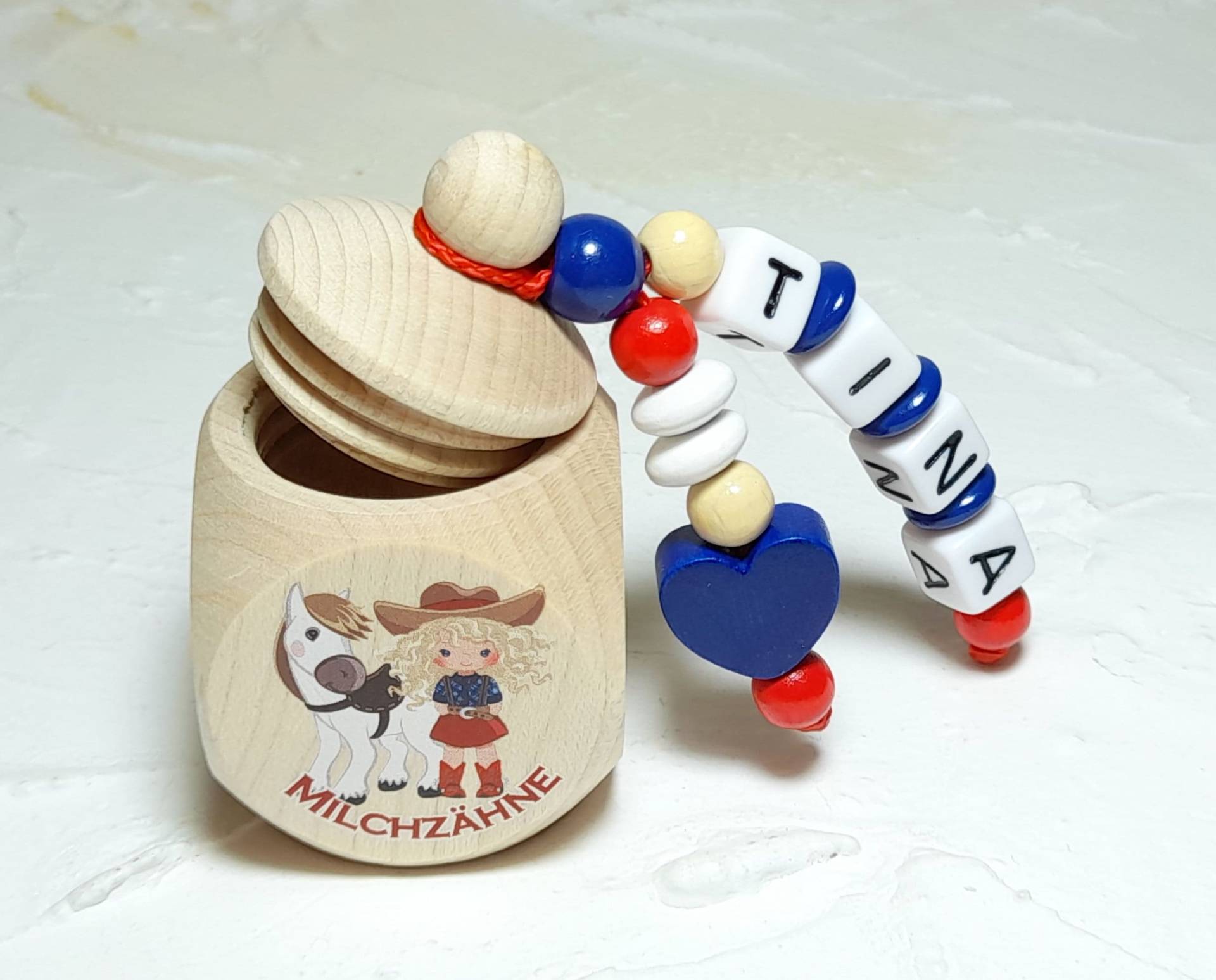 Milchzahndose "Wilder Westen". Rot, Blau, Weiß, Beige, Cowgirl, Kindergarten Geschenk, Zähnchen, Meilensteine, Schultüte Inhalt, Zahn, Pony Milchzahndose "Wilder Westen". Rot, Blau, Weiß, Beige, Cowgirl, Kindergarten Geschenk, Zähnchen, Meilensteine, Schultüte Inhalt, Zahn, Pony von Etsy - Fibolini