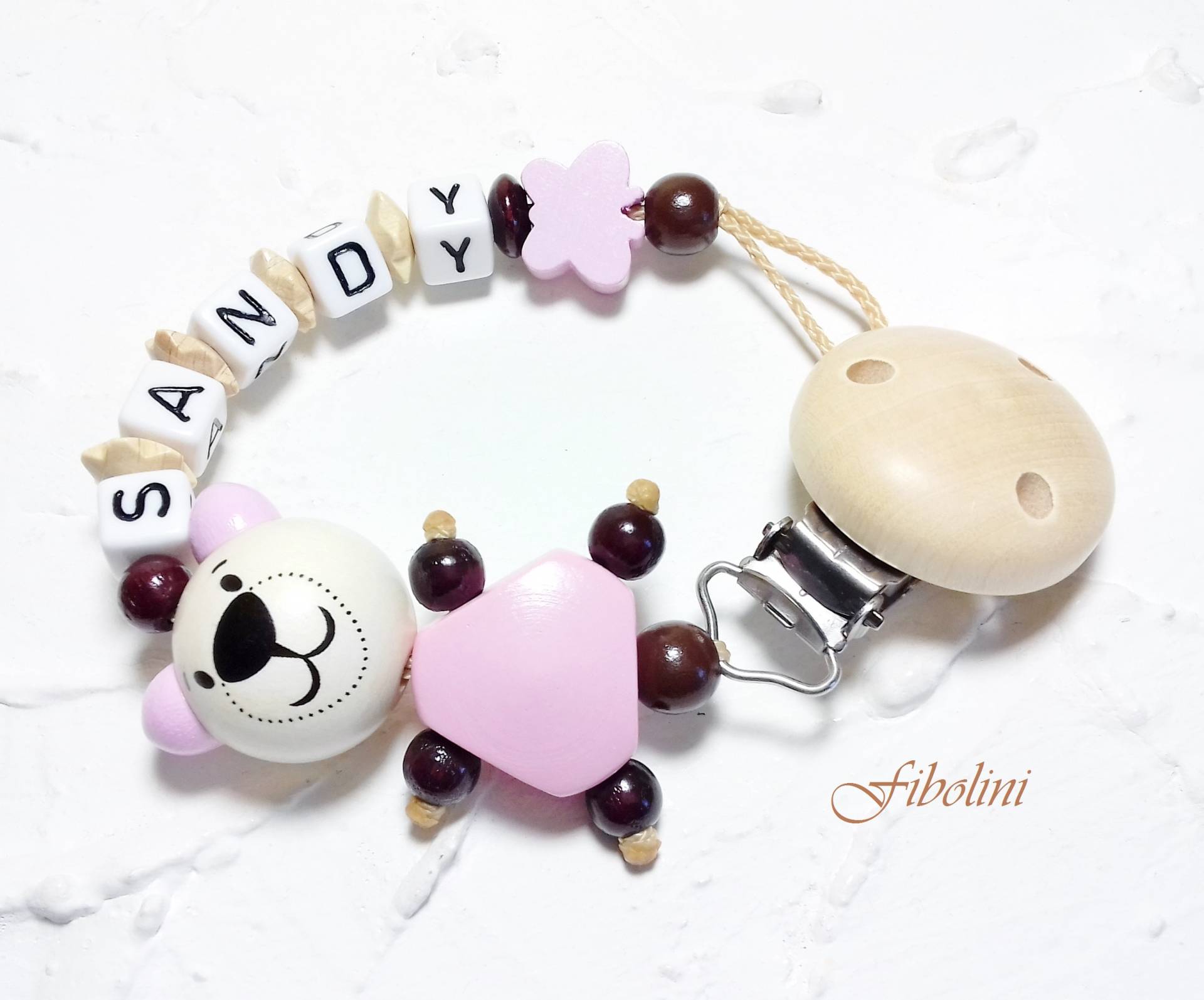 Schnullerkette 3-D "Babygirl". Rosa, Braun, Beige, Schnullerkette, Baby Geschenk, Schnullerhalter, Clips, Holz, Nuggelkette, Teddy, Bär, Diy Schnullerkette 3-D "Babygirl". Rosa, Braun, Beige, Schnullerkette, Baby Geschenk, Schnullerhalter, Clips, Holz, Nuggelkette, Teddy, Bär, Diy von Etsy - Fibolini