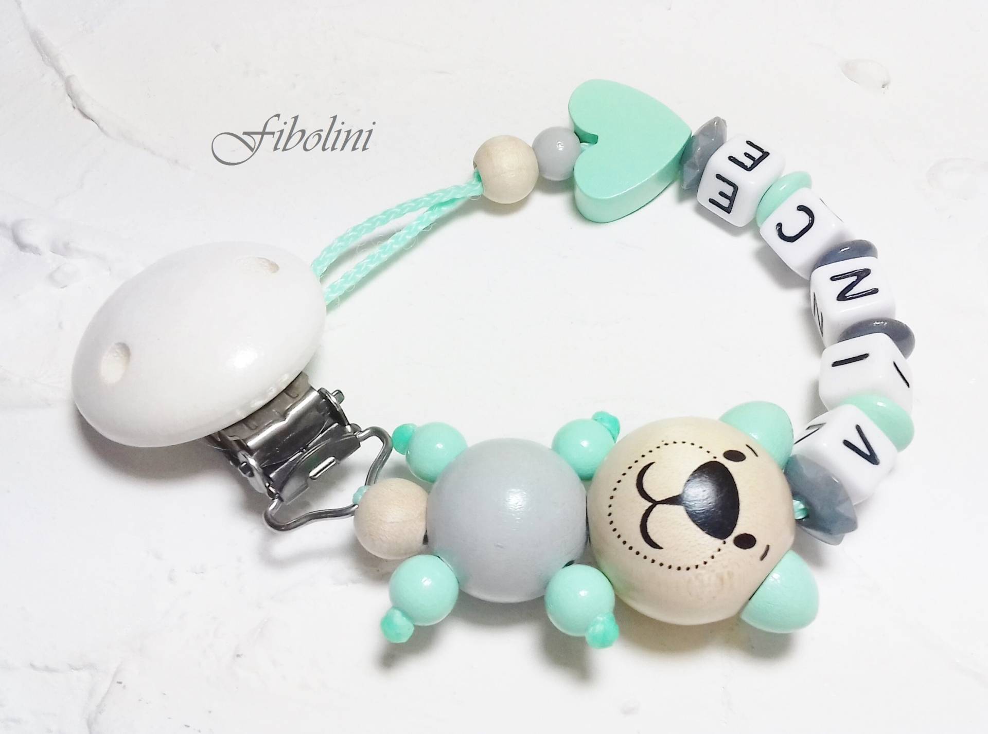 Schnullerkette 3-D "Herz". Teddy, Bär, Mint, Grau, Beige, Weiß, Mit Namen, Mädchen, Jungen, Geschenk Zur Geburt, Handmade, Schwanger, Kette Schnullerkette 3-D "Herz". Teddy, Bär, Mint, Grau, Beige, Weiß, Mit Namen, Mädchen, Jungen, Geschenk Zur Geburt, Handmade, Schwanger, Kette von Etsy - Fibolini