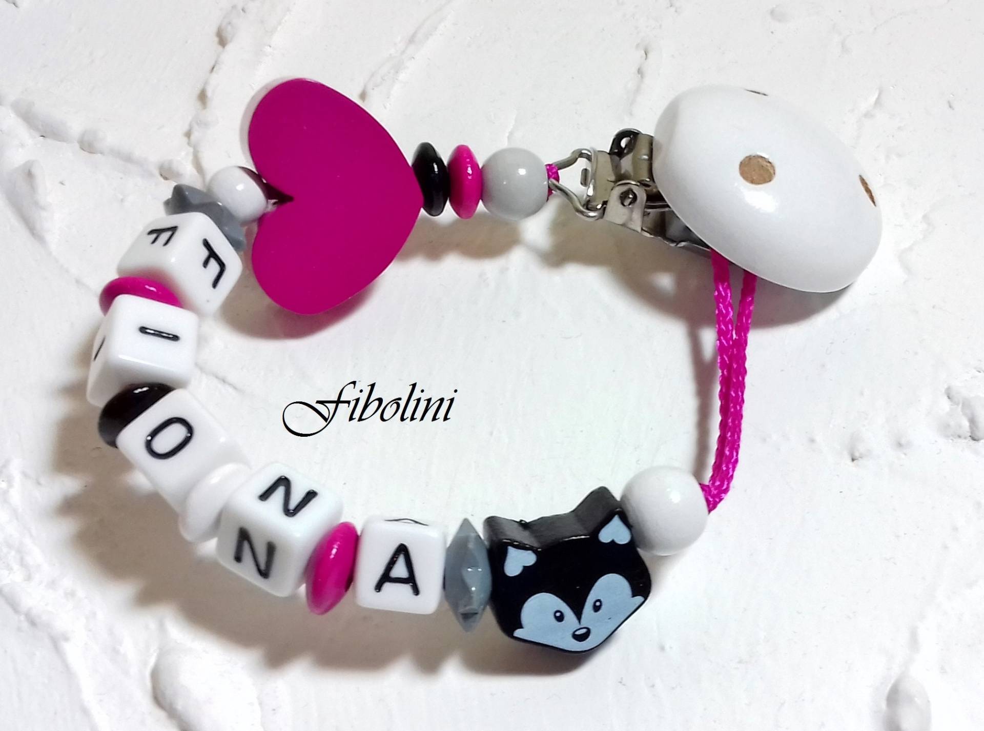 Schnullerkette "Fuchsherz". Weiß, Pink, Schwarz, Grau, Schwangerschaft Verkünden, Eltern, Mama, Kleine Schwester, Geschenk Zur Geburt, Name Schnullerkette "Fuchsherz". Weiß, Pink, Schwarz, Grau, Schwangerschaft Verkünden, Eltern, Mama, Kleine Schwester, Geschenk Zur Geburt, Name von Etsy - Fibolini