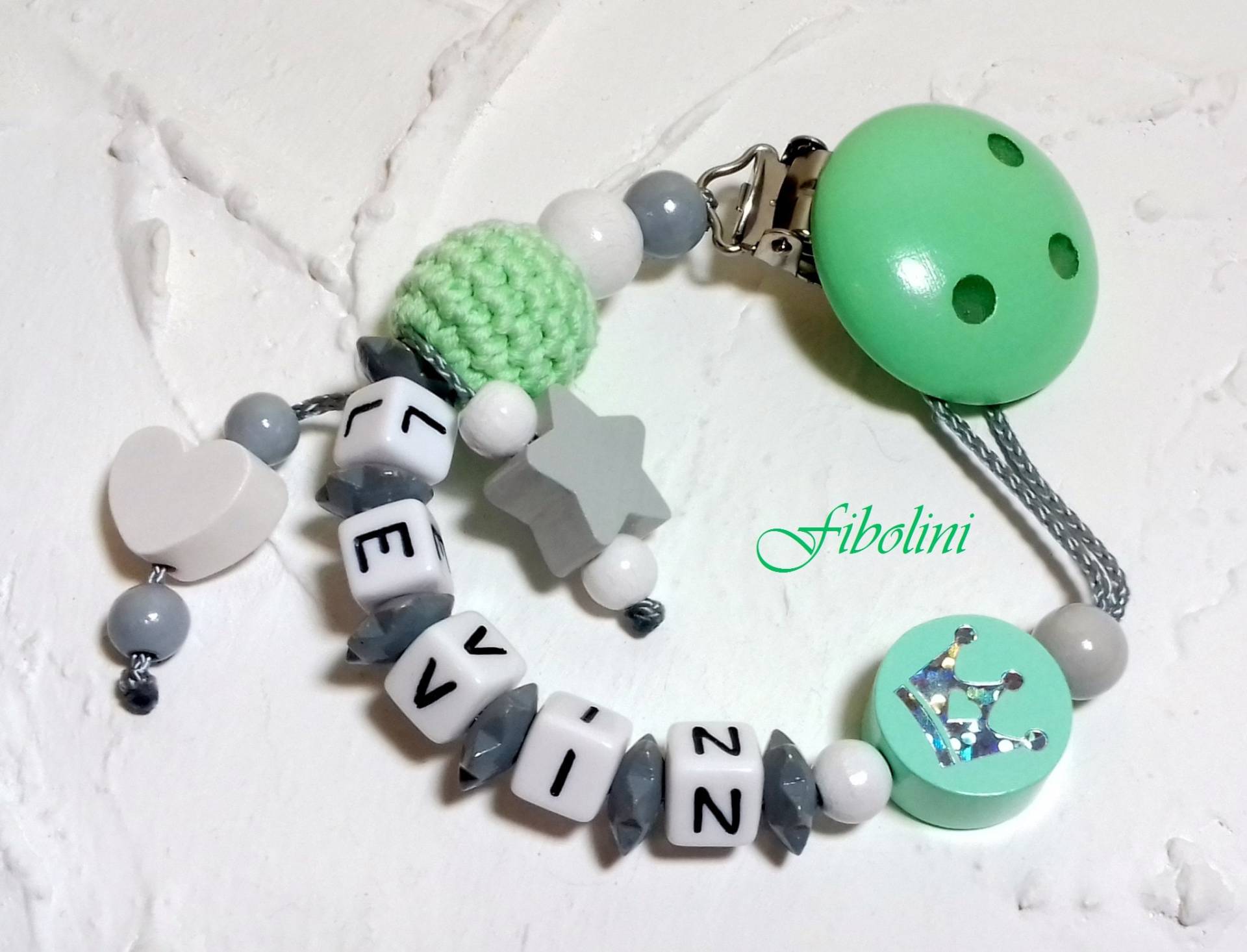 Schnullerkette "Prinz". Nuckelkette Häkelperle Mint Grau Weiß, Junge Babyparty, Geschenk Zur Taufe Geburt, Schnullerhalter, Kleiner Bruder Schnullerkette "Prinz". Nuckelkette Häkelperle Mint Grau Weiß, Junge Babyparty, Geschenk Zur Taufe Geburt, Schnullerhalter, Kleiner Bruder von Etsy - Fibolini