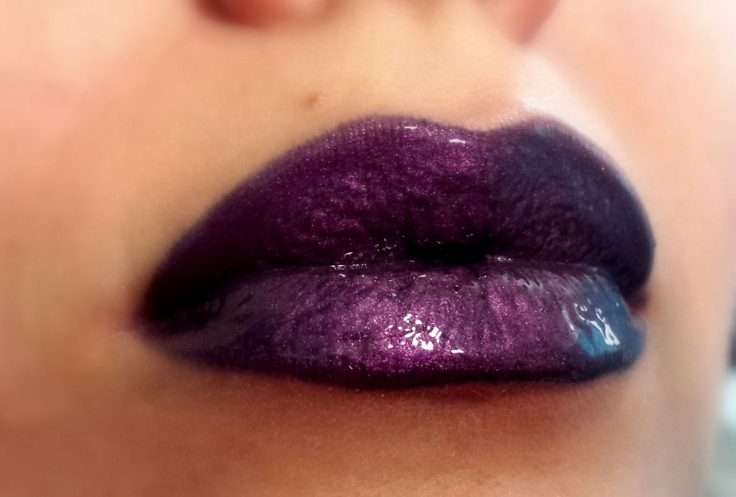 Brave - Dunkellila/Aubergine Lip Gloss Vegan Glutenfrei Frisch Handgemacht Grausamkeitsfrei Brave - Dunkellila/Aubergine Lip Gloss Vegan Glutenfrei Frisch Handgemacht Grausamkeitsfrei von Etsy - FierceMagenta