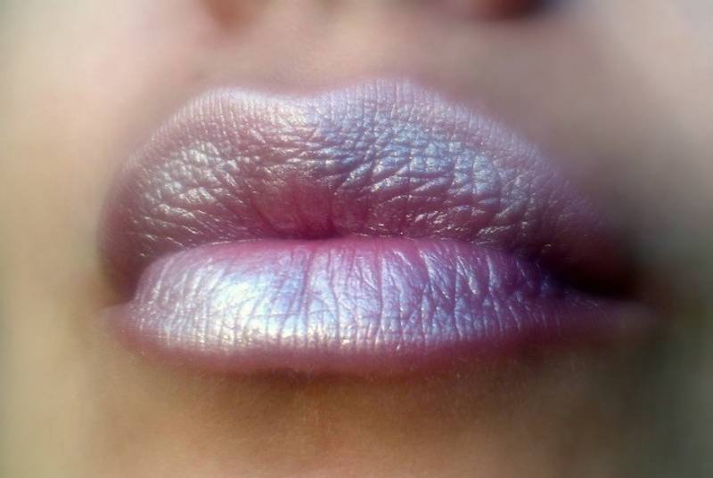 Lusterpop - Cremiger Lippenstift in Hellbeige/Silberweiß Grauschimmer Natürlich Glutenfrei Frisch Handgemacht Lusterpop - Cremiger Lippenstift in Hellbeige/Silberweiß Grauschimmer Natürlich Glutenfrei Frisch Handgemacht von Etsy - FierceMagenta