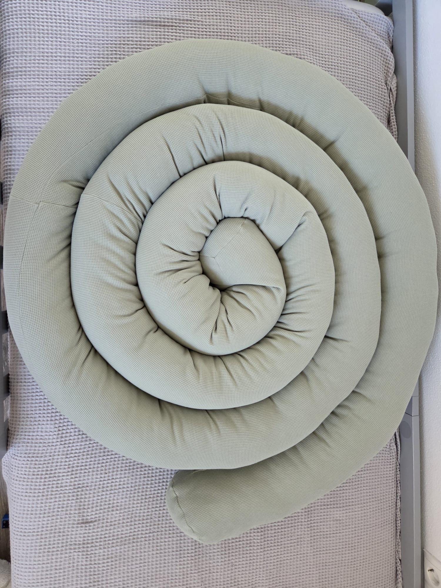 Weiche Wickeltisch Umrandung Für Babys - Handgemachter Randschutz Aus Baumwolle | Länge Wählbar Geflochten Oder Schlicht von Etsy - FinnundFadenhandmade