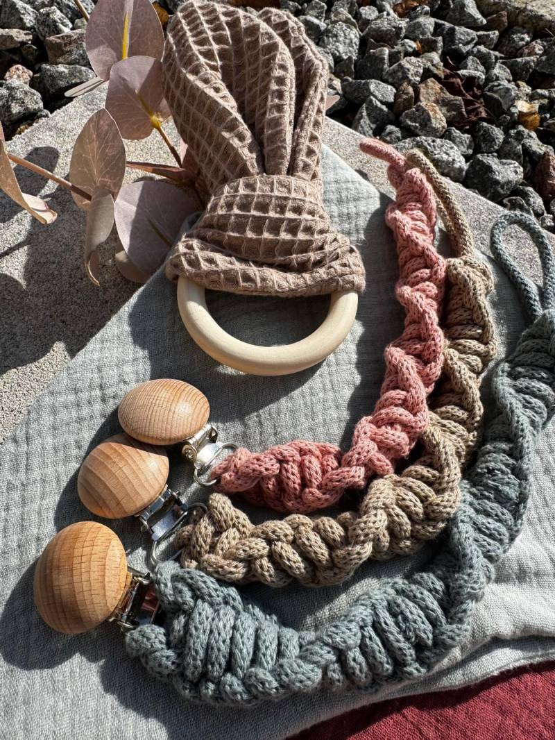Schnullerketten Makramee, Schnullerkette Mit Holzclip, Aus Baumwollkordel von Etsy - FioLinbyLydiaPaucker