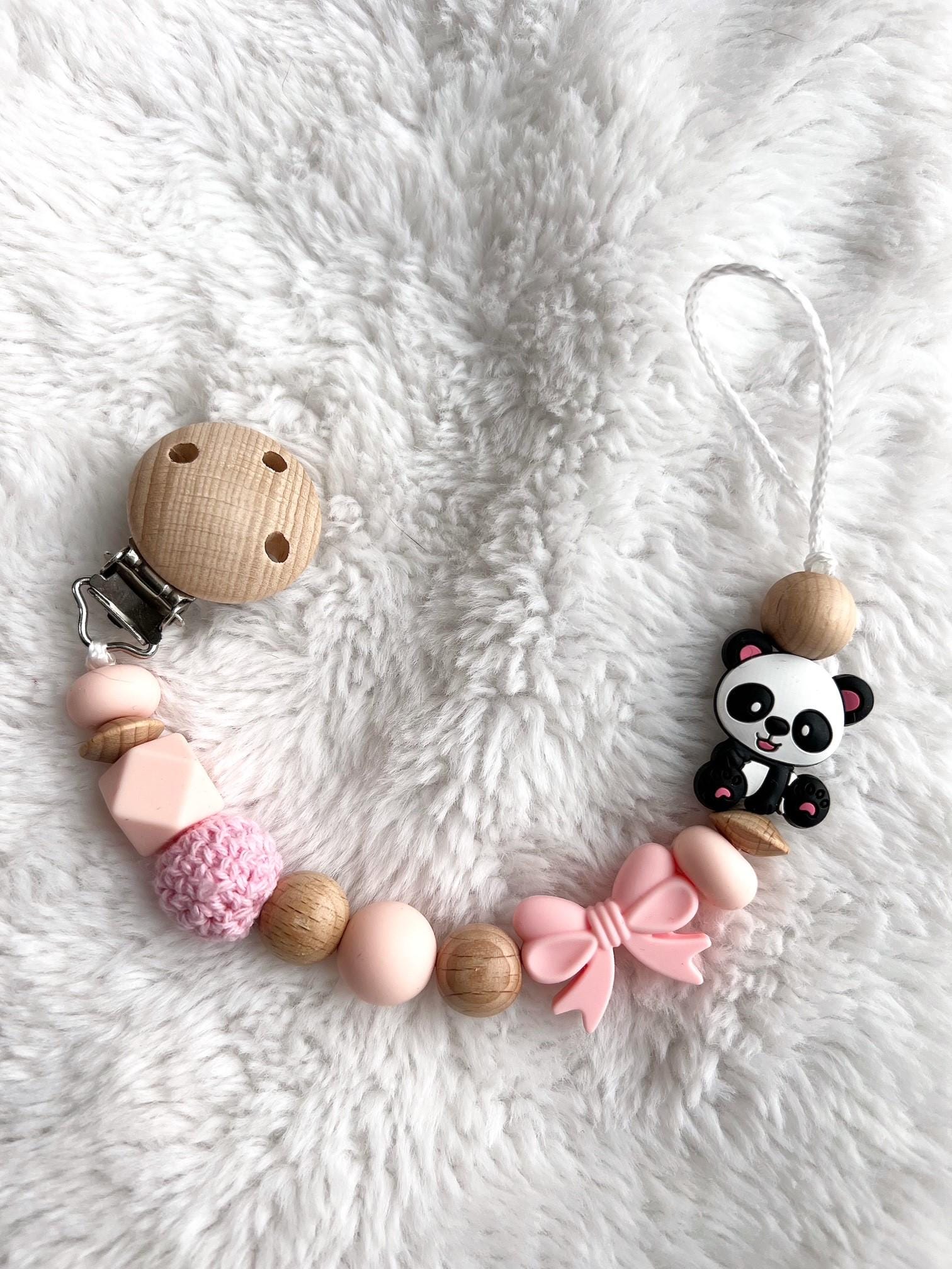 Personalisierte Schnullerkette Mit Name - Panda Bär Motiv Zwei Varianten Zur Auswahl Wunschfarben Handgemacht Liebe Personalisierte Schnullerkette Mit Name - Panda Bär Motiv Zwei Varianten Zur Auswahl Wunschfarben Handgemacht Liebe von Etsy - Fiorellinoarticles