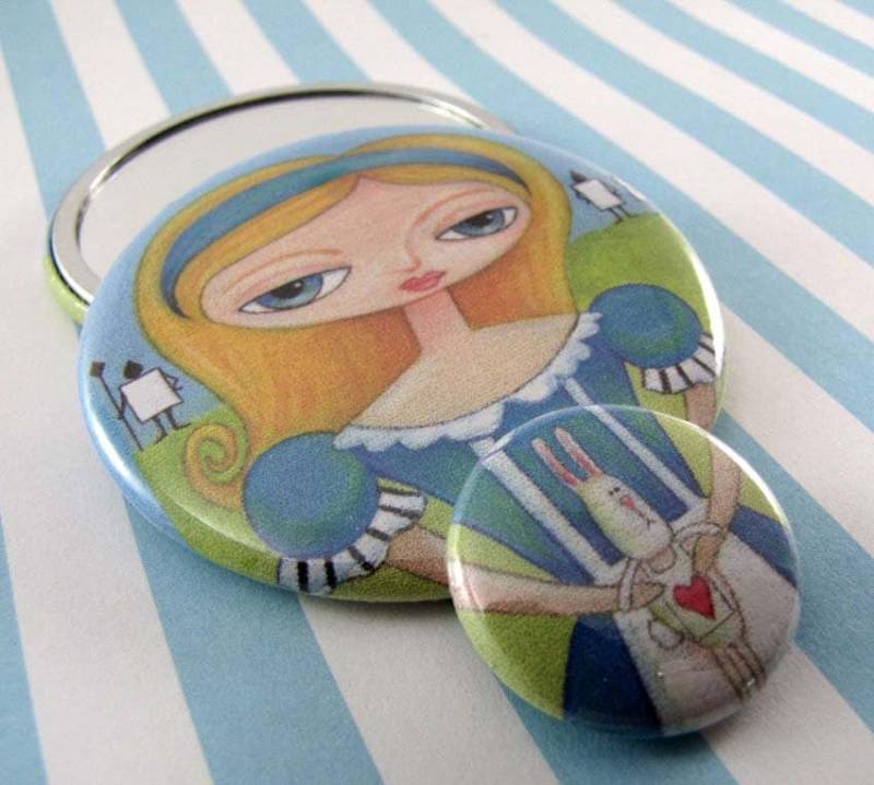 Alice Im Wunderland-Taschenspiegel Mit Kleinen Button Ansteckern Alice Im Wunderland-Taschenspiegel Mit Kleinen Button Ansteckern von Etsy - Fishstikks