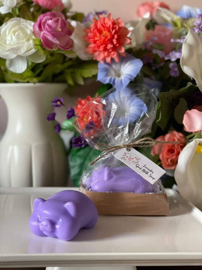 Lavendel Floppy Das Schwein Seife von Etsy - FloppyandFriends