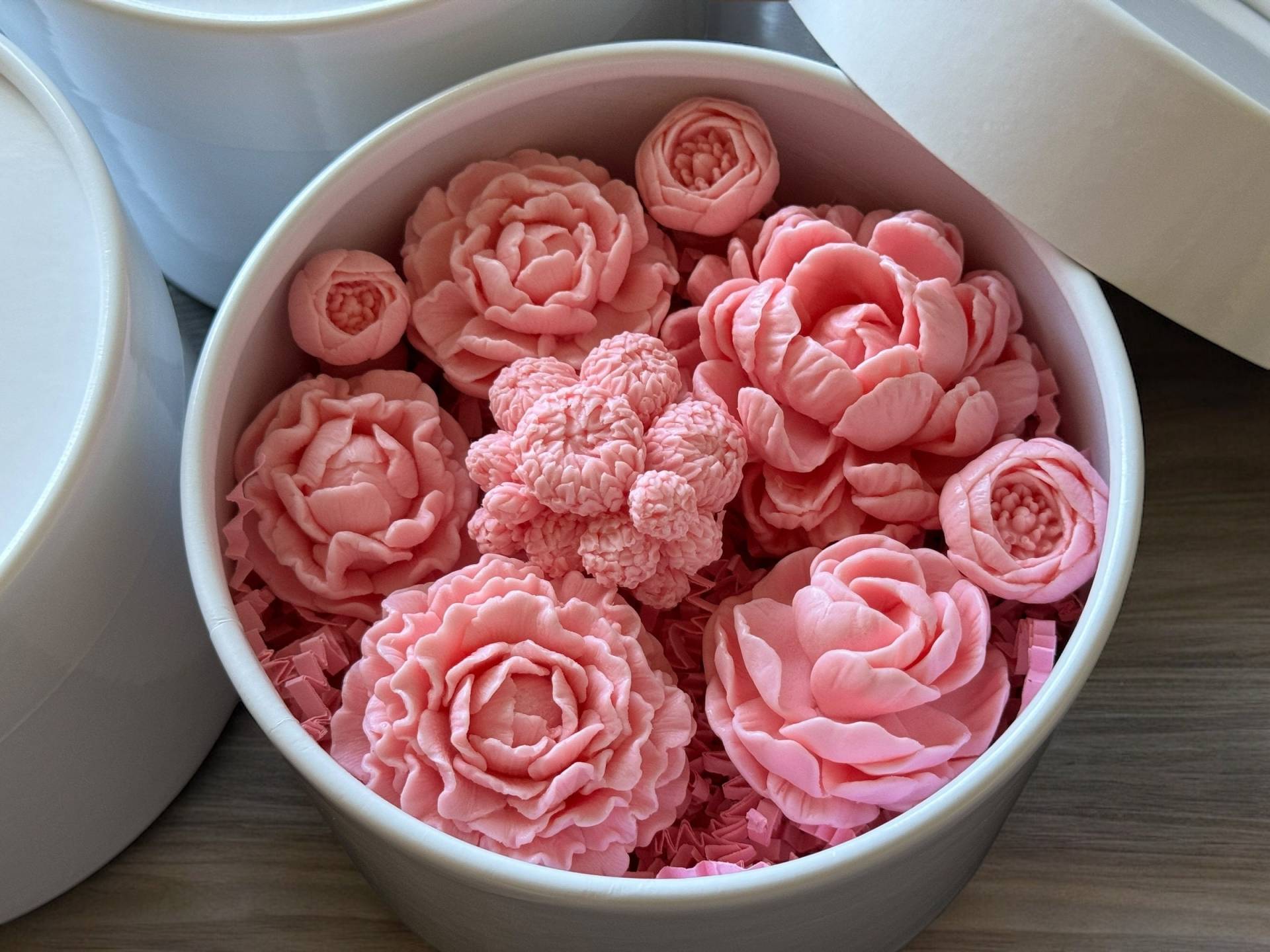 Luxuriöses Handgemachtes Blumenseifen Geschenkset - Natural Spa Self-Care Schönes Badegeschenk Für Sie Seifenbox Mit Blumenduft von Etsy - FlowersDStore