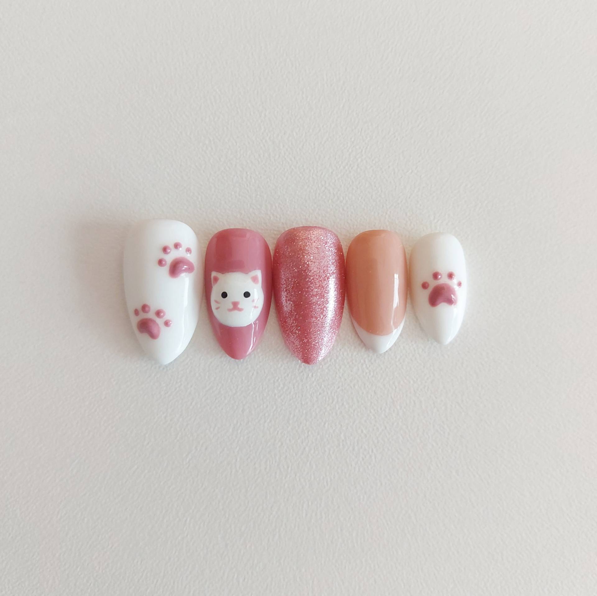 3D Press On Nails Cat, Paws, Pink, White, Kawaii, Animal, Cute, Pet, Kitty von Etsy - ForestFairyNails